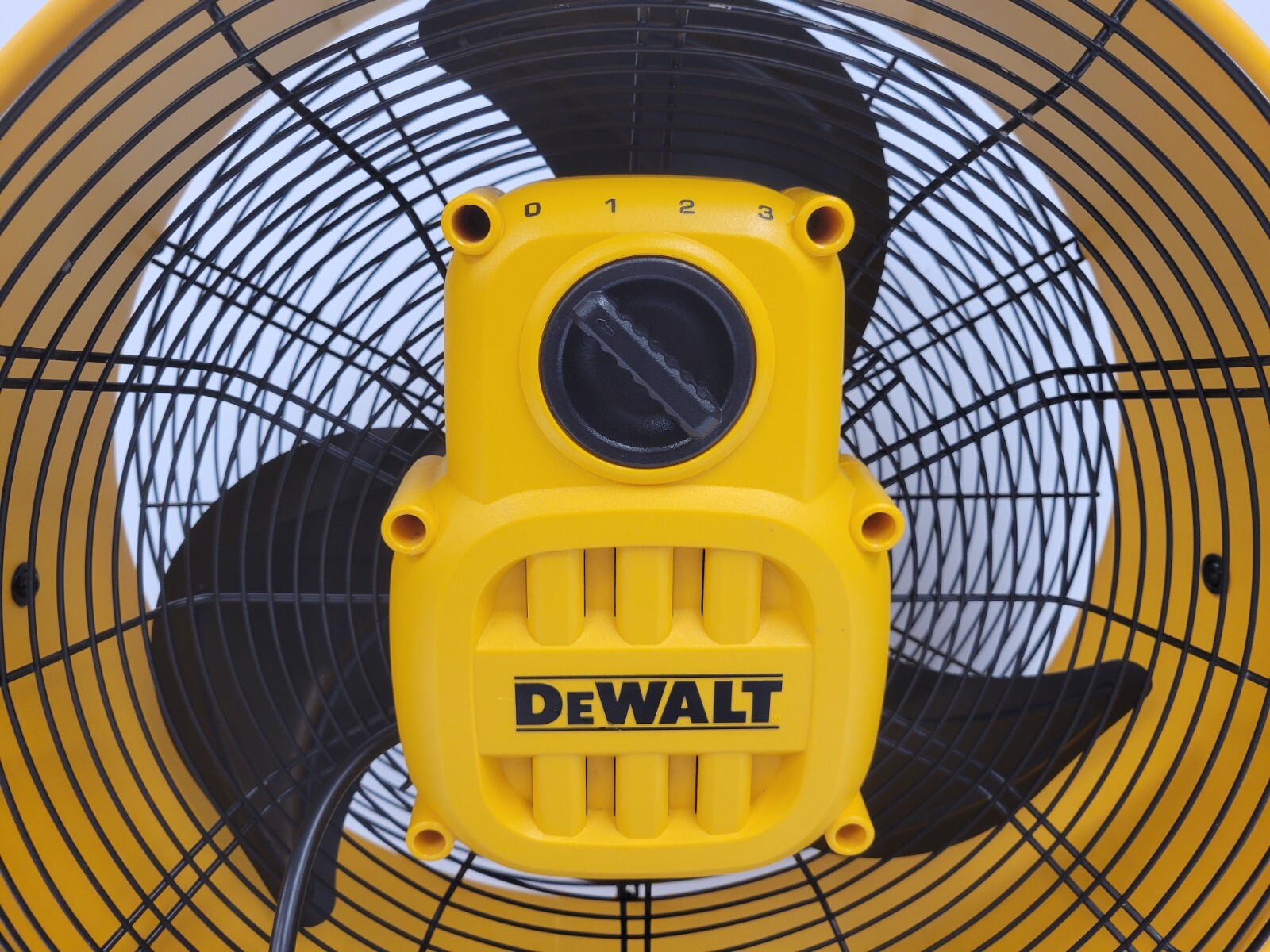 DEWALT DCF1840 Cordless Fan - 20V MAX Portable Fan for Job Sites, Camping, and Outdoor Activities