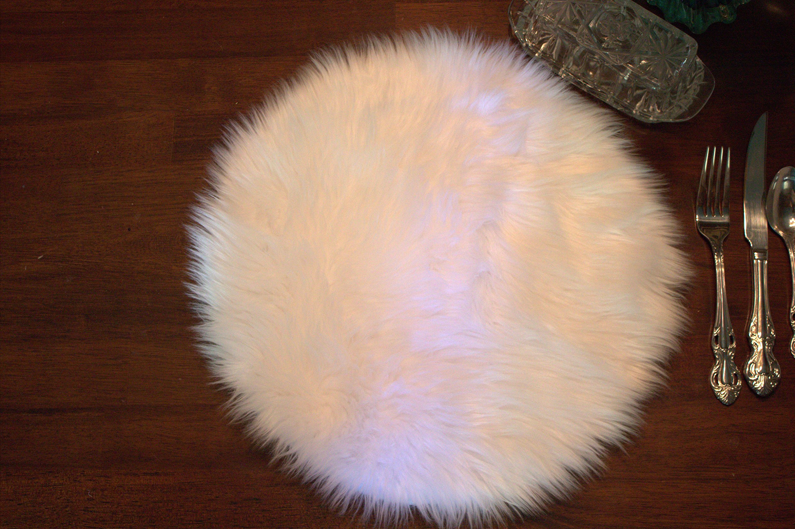 Luxury Faux Fur Placemats Set of 4 - Soft Shaggy Round Table Mats for Dining Table Decor, Winter Home Decor, and Cozy Dinner Parties (White)