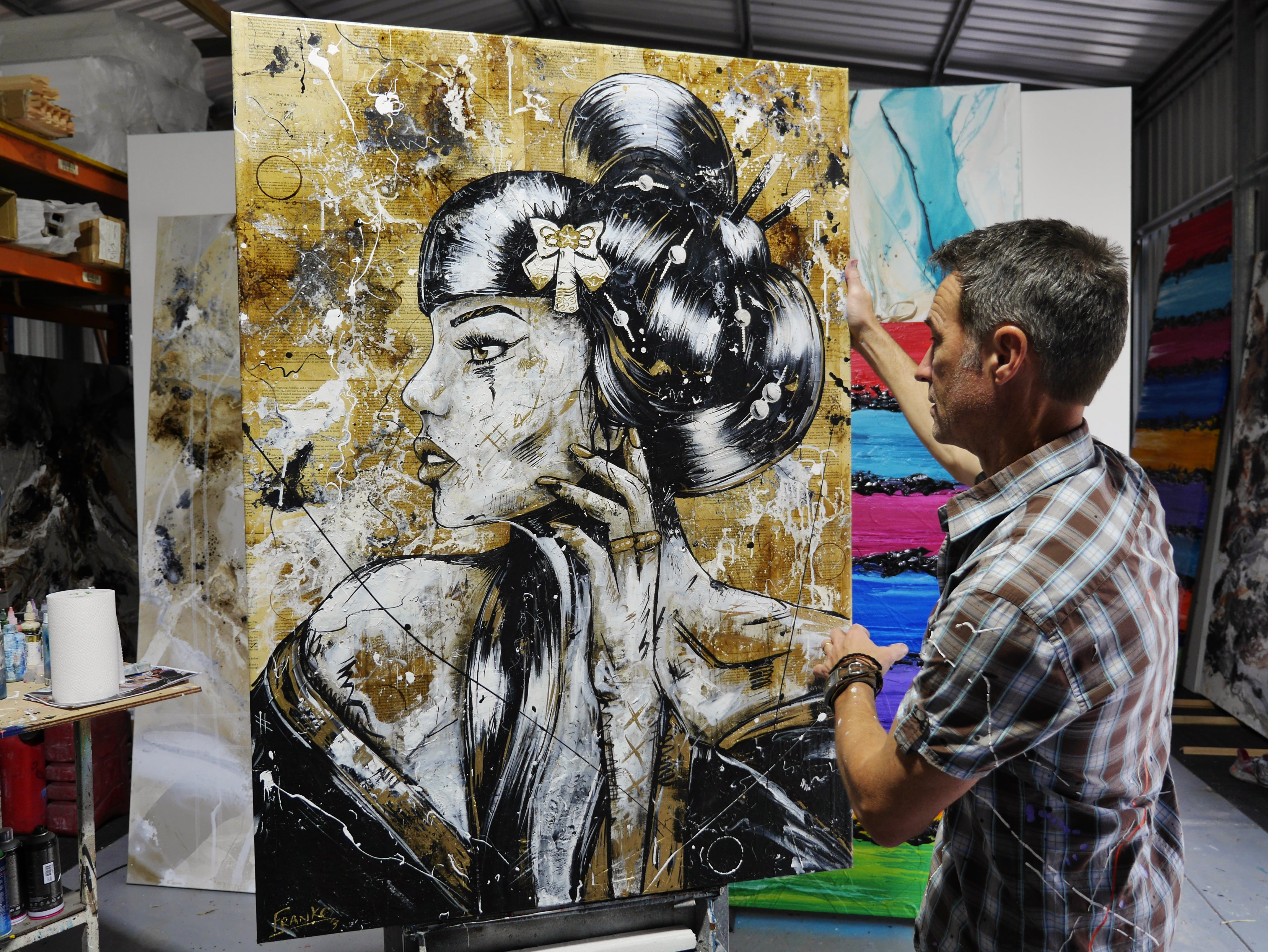 Golden Tigerlily 100cm x 140cm Geisha Abstract Realism Canvas Art Print - Japanese Inspired Wall Decor for Living Room, Bedroom & Office