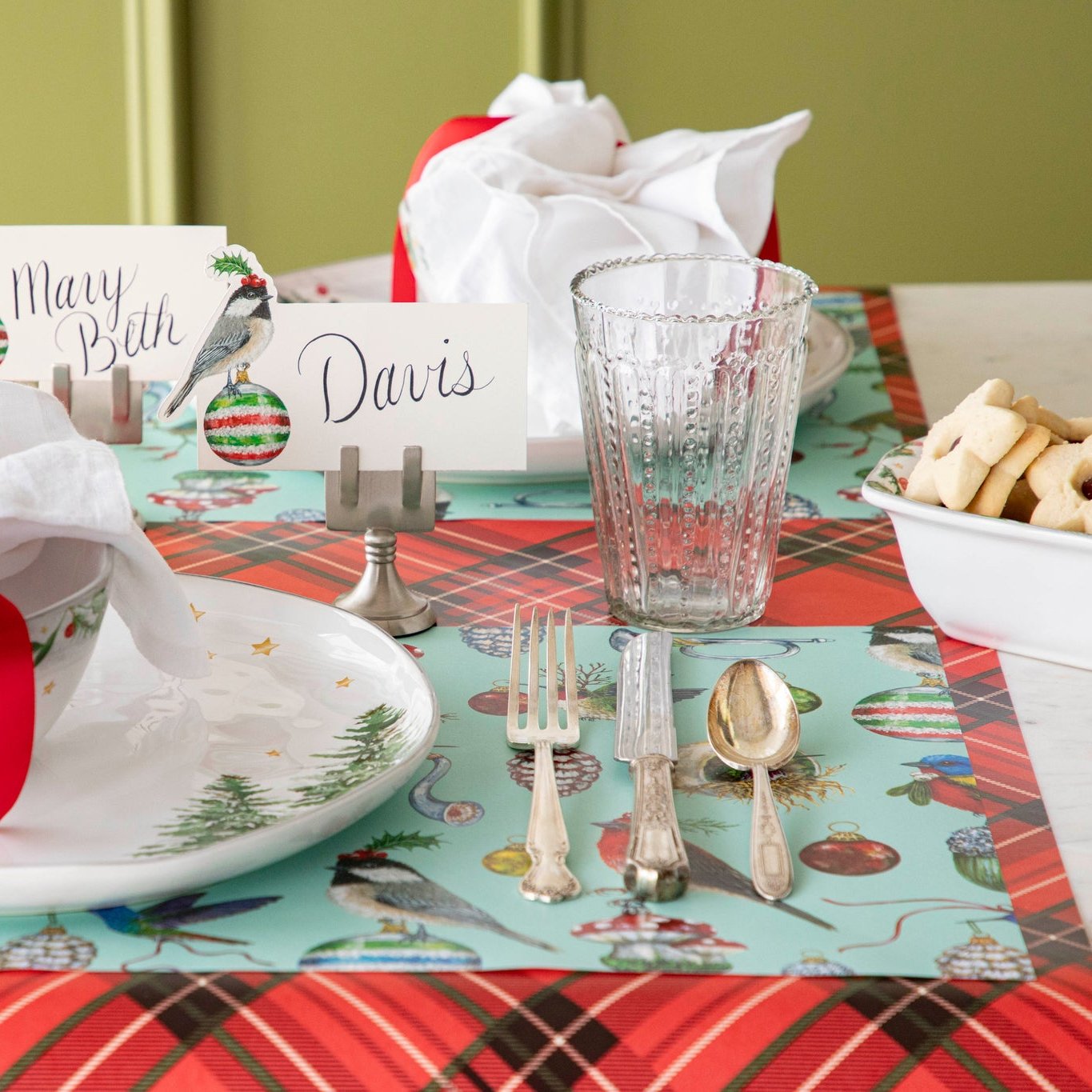 Christmas Chickadee Place Card - Elegant Holiday Table Setting Decoration for Christmas Dinner, Party & Wedding - Perfect for Festive Gatherings & Seasonal Celebrations