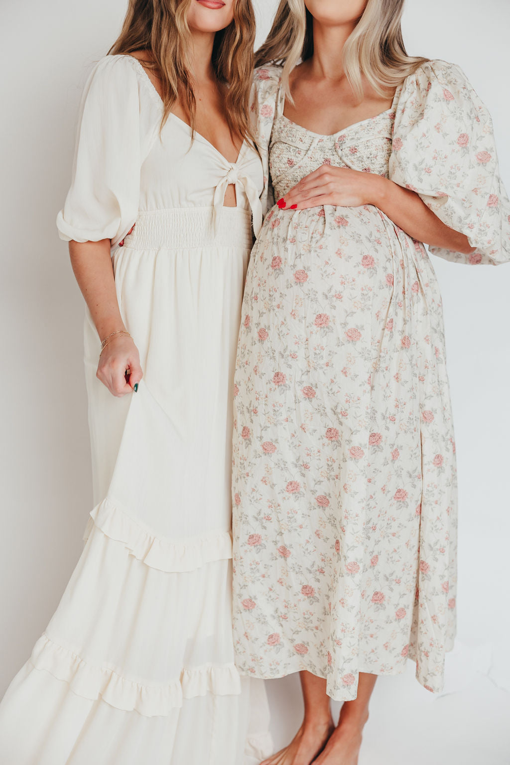 Harlow Maxi Dress in Off White Floral - Bump Friendly Maternity Dress & Inclusive Sizing (S-3XL) | Perfect for Pregnancy, Beach Vacations & Summer Weddings