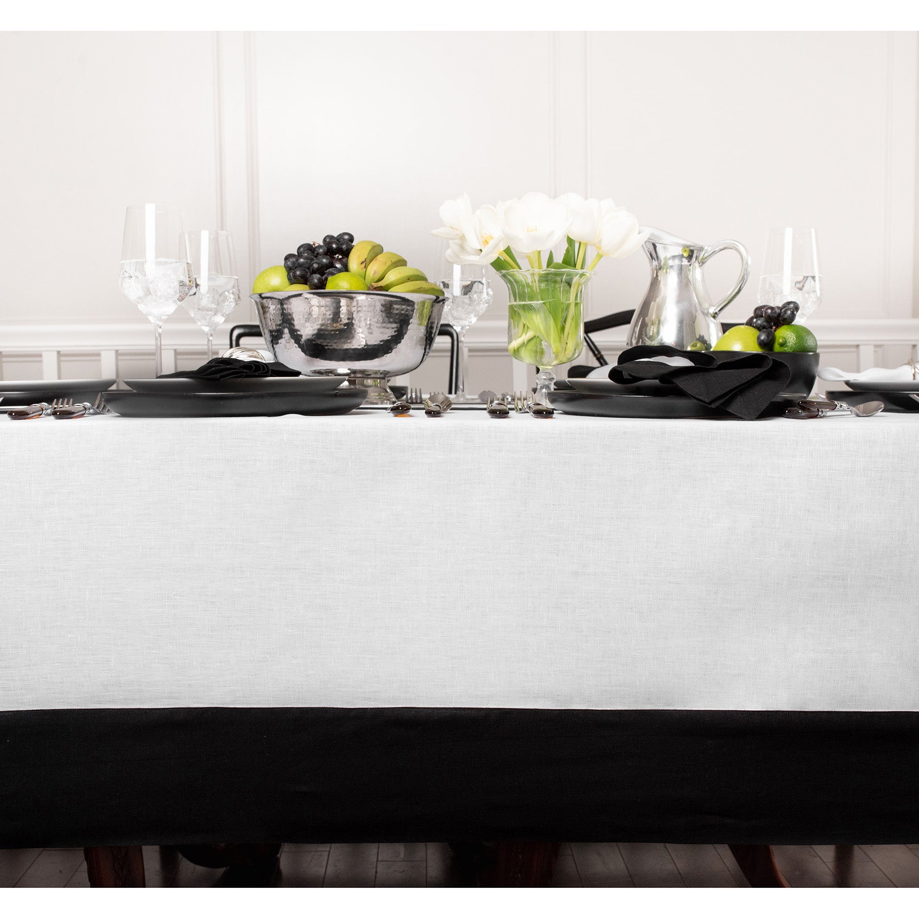 Stylish Contempo Tablecloth - Waterproof & Wrinkle-Free - Perfect for Dining, Parties & Home Decor
