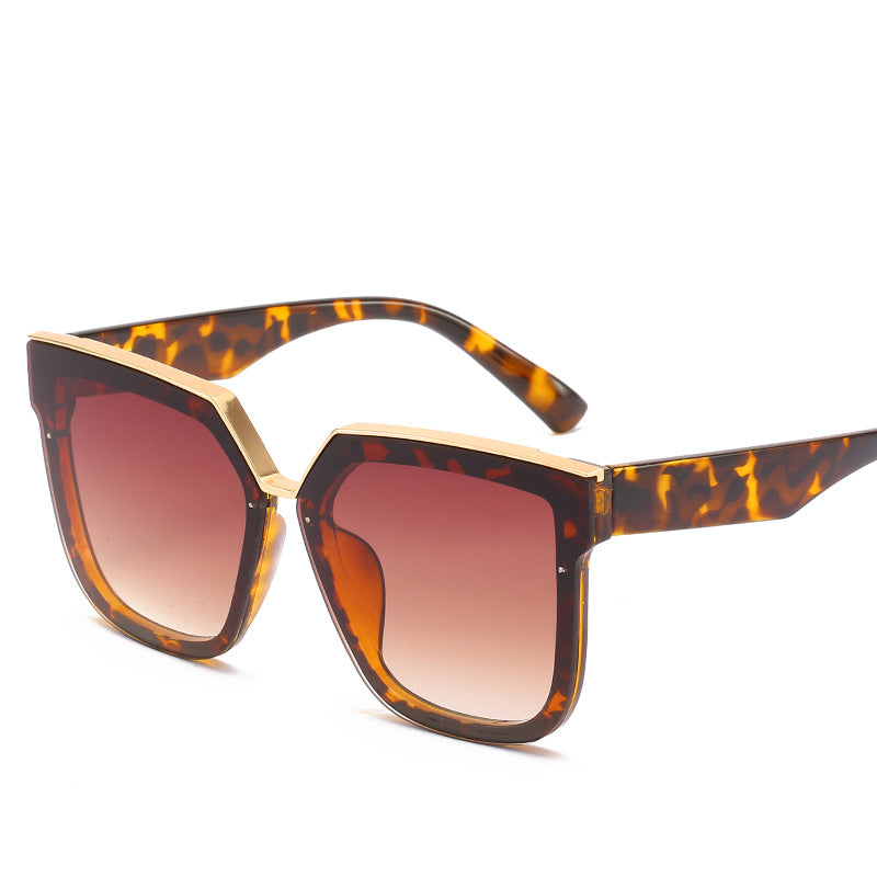 Stylish Metal Frame Sunglasses for Men & Women - Trendy UV Protection Shades for Outdoor, Driving & Fashion