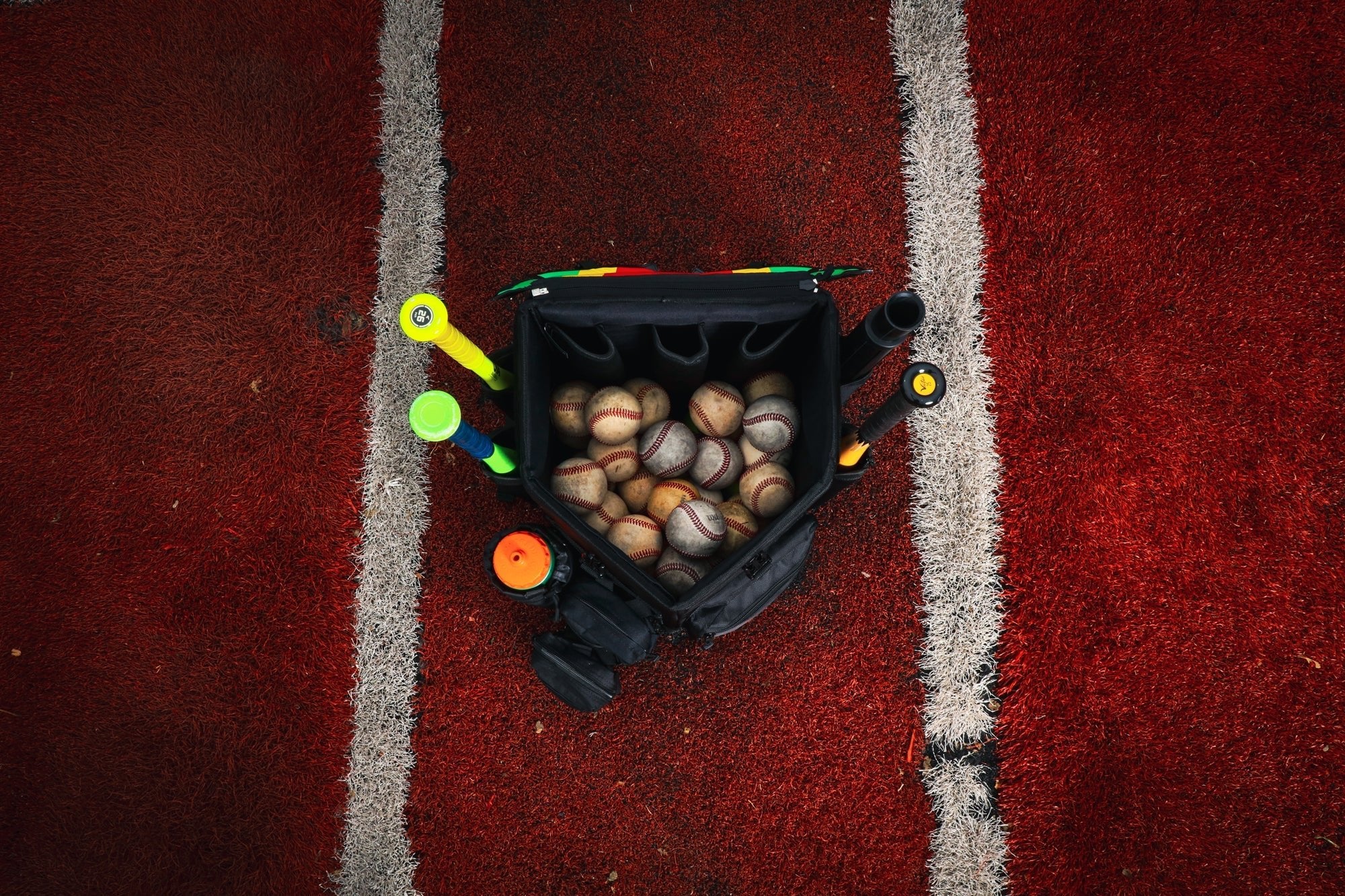 VeloTee 2.0 Baseball & Softball Bat Bag with Adjustable Batting Tee - Durable Sports Equipment for Training & Games - Perfect for Baseball Players & Coaches