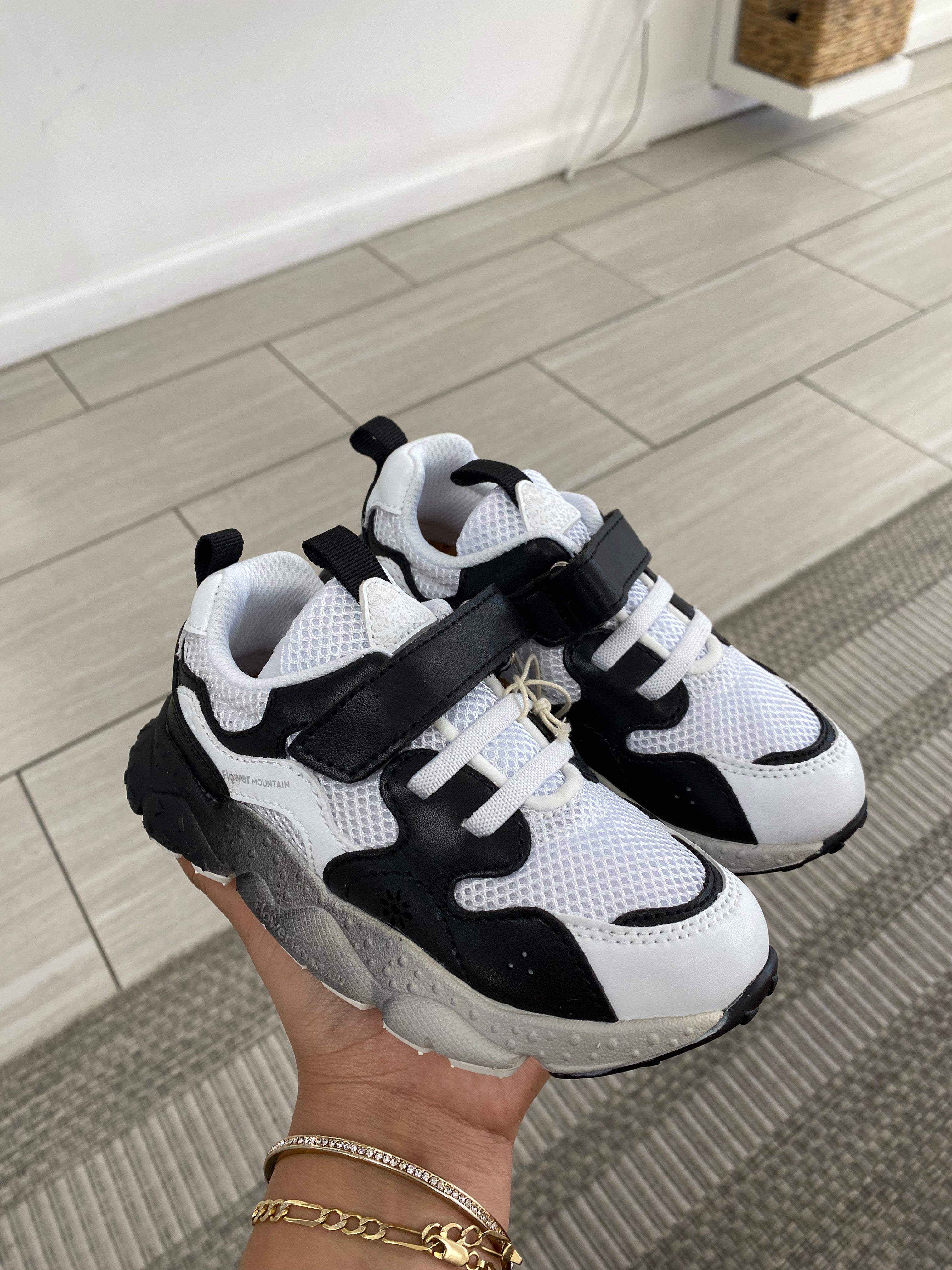 Flower Mountain x Naturino Black and White Sneakers for Women - Comfortable Casual Walking Shoes - Perfect for Everyday Wear, Work & Travel