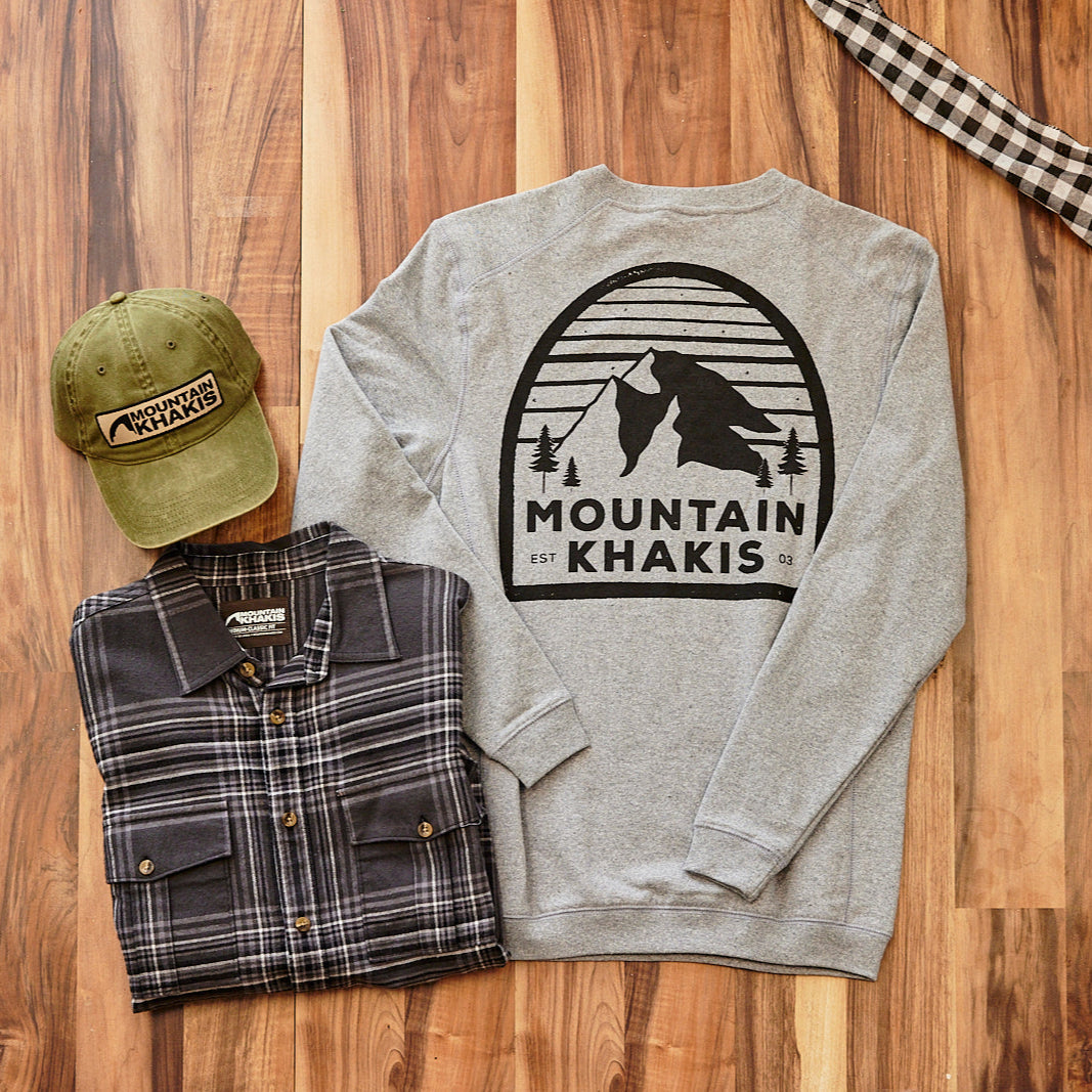 Mountain Logo Crew Neck Sweatshirt - Comfortable Unisex Pullover for Outdoor & Casual Wear