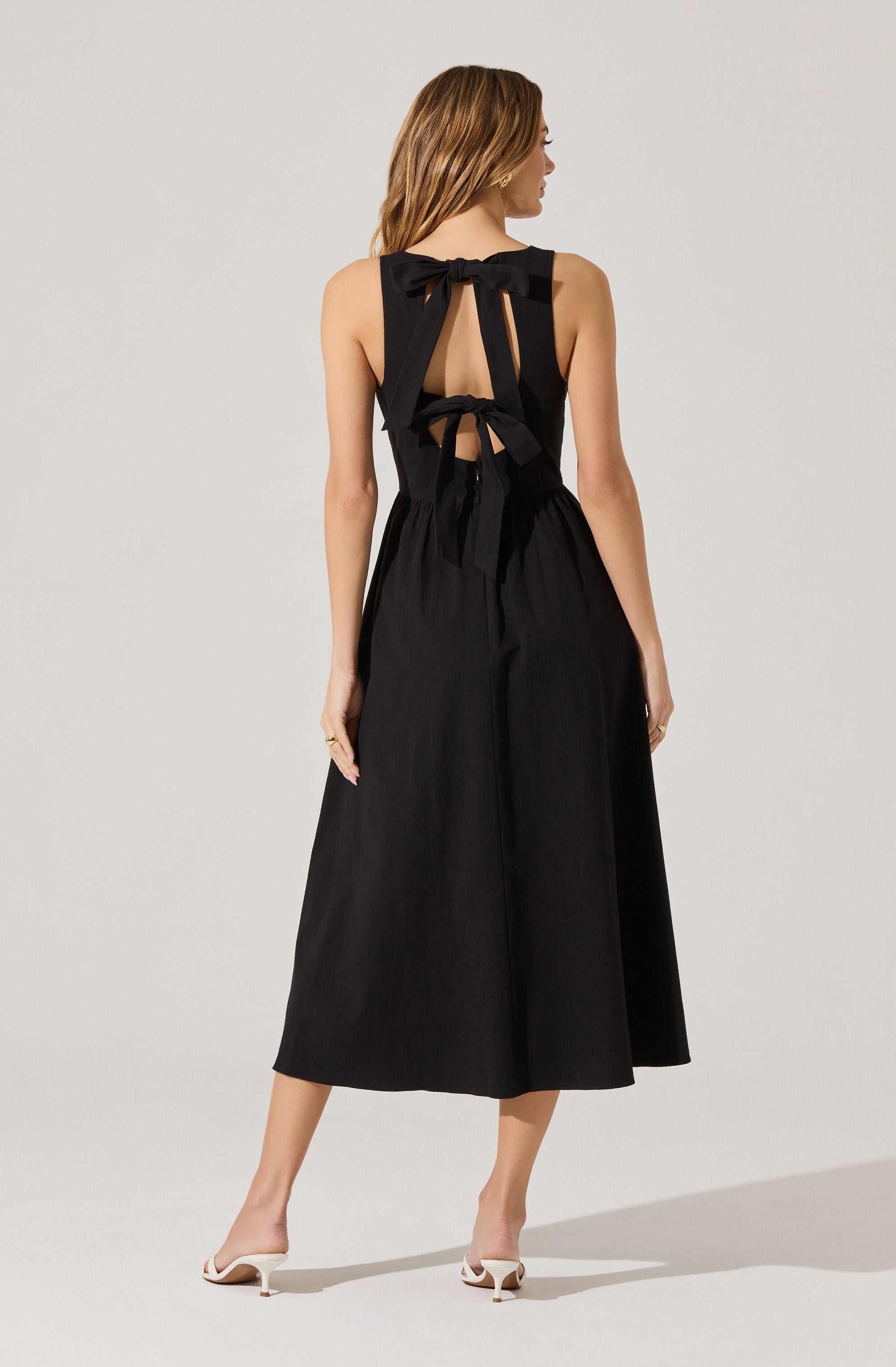 Elegant Bow Back Apron Midi Dress for Women - Vintage Style Kitchen Dress with Adjustable Ties - Perfect for Cooking, Baking, Hosting & Casual Wear