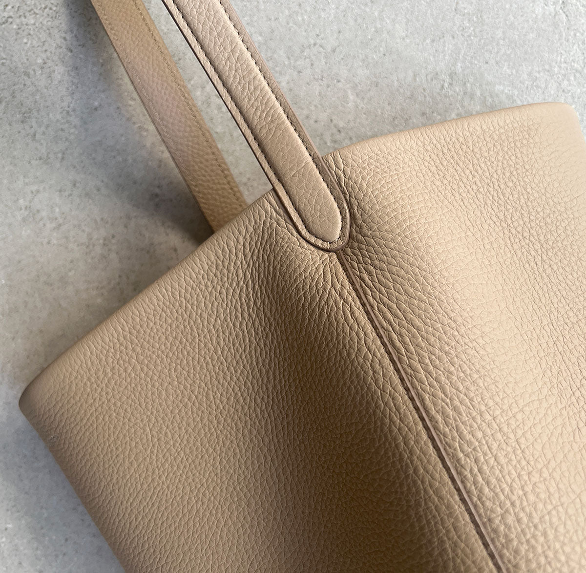 Park Tote N/S Medium Grained Leather Handbag in Dark Taupe - Perfect for Work, Travel & Everyday Use