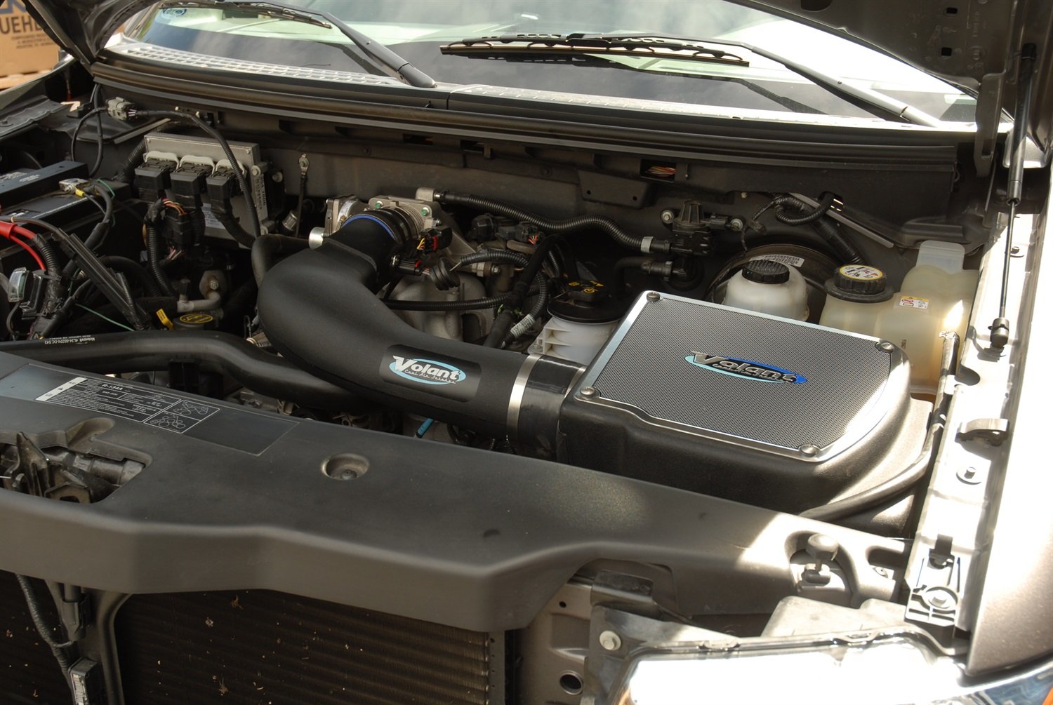 Volant 197466 PowerCore Cool Air Intake System - High Performance Cold Air Intake Kit for Trucks & SUVs - Improves Engine Power & Fuel Efficiency - Perfect for Off-Roading & Towing Applications