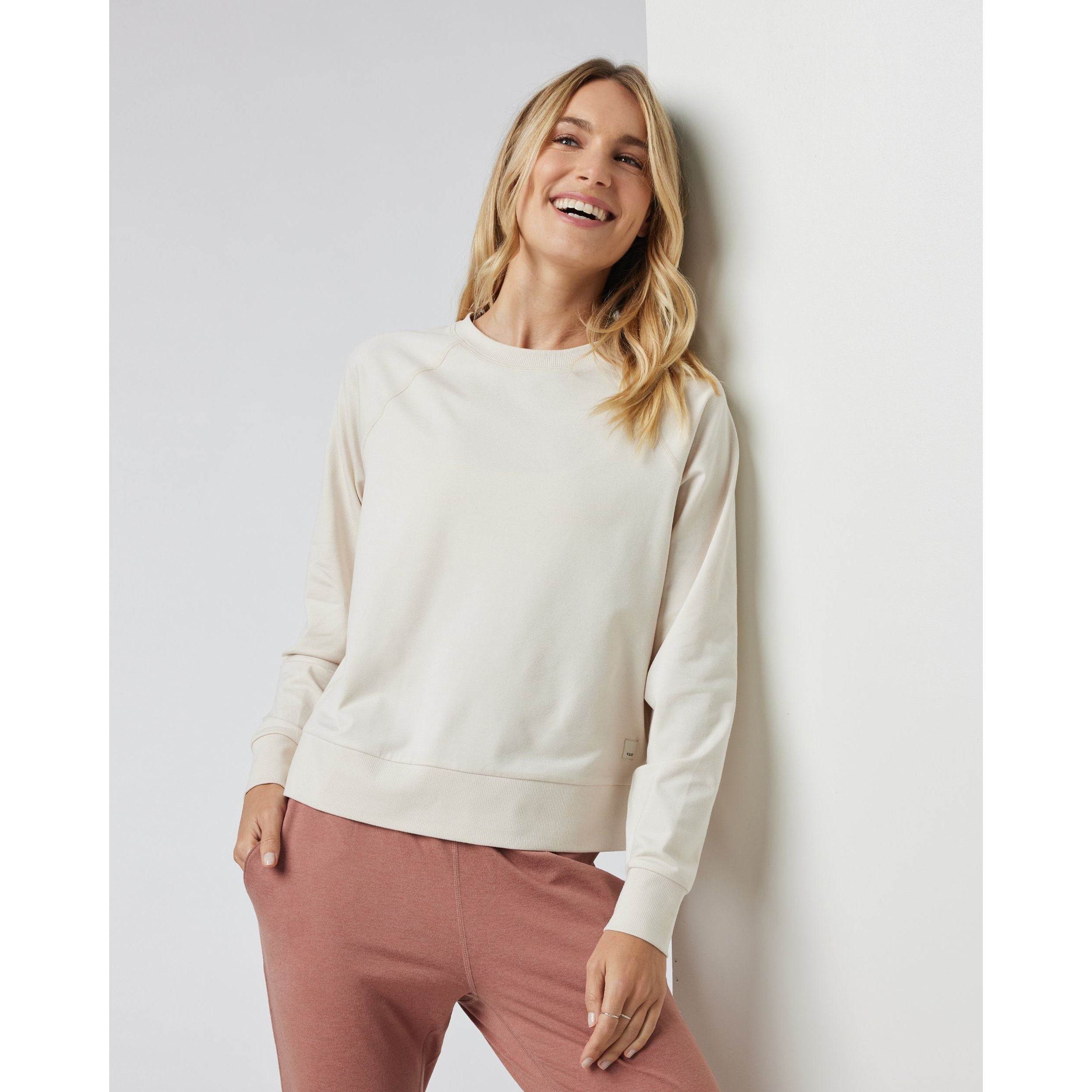Vuori Women's Long Sleeve Halo Crew - Soft Performance Shirt for Yoga, Running & Outdoor Activities | Moisture-Wicking & Breathable Activewear Top
