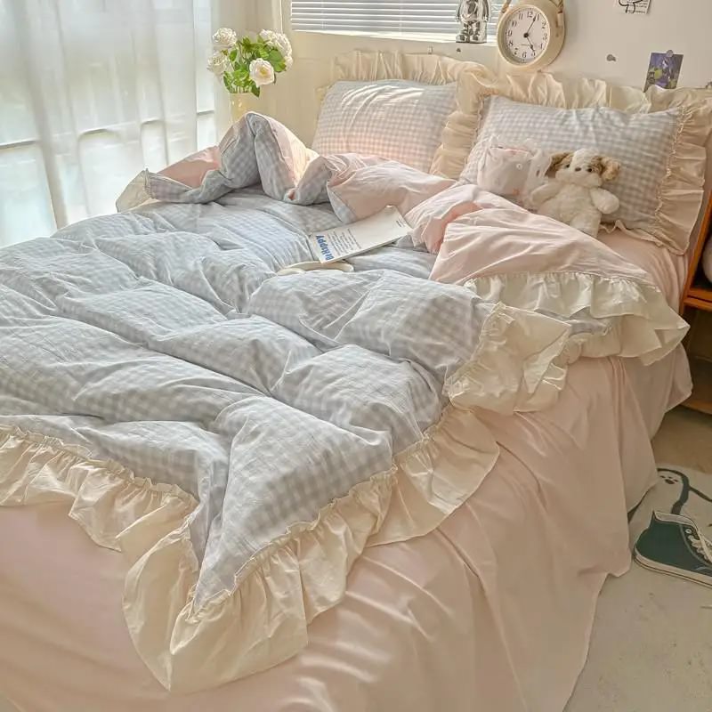 Pastel Plaid Ruffled Bedding Set - Kawaii Aesthetic Comforter & Pillowcase for Girls Room Decor, Teen Bedroom, Dorm Essentials - Soft & Cozy for Sweet Dreams
