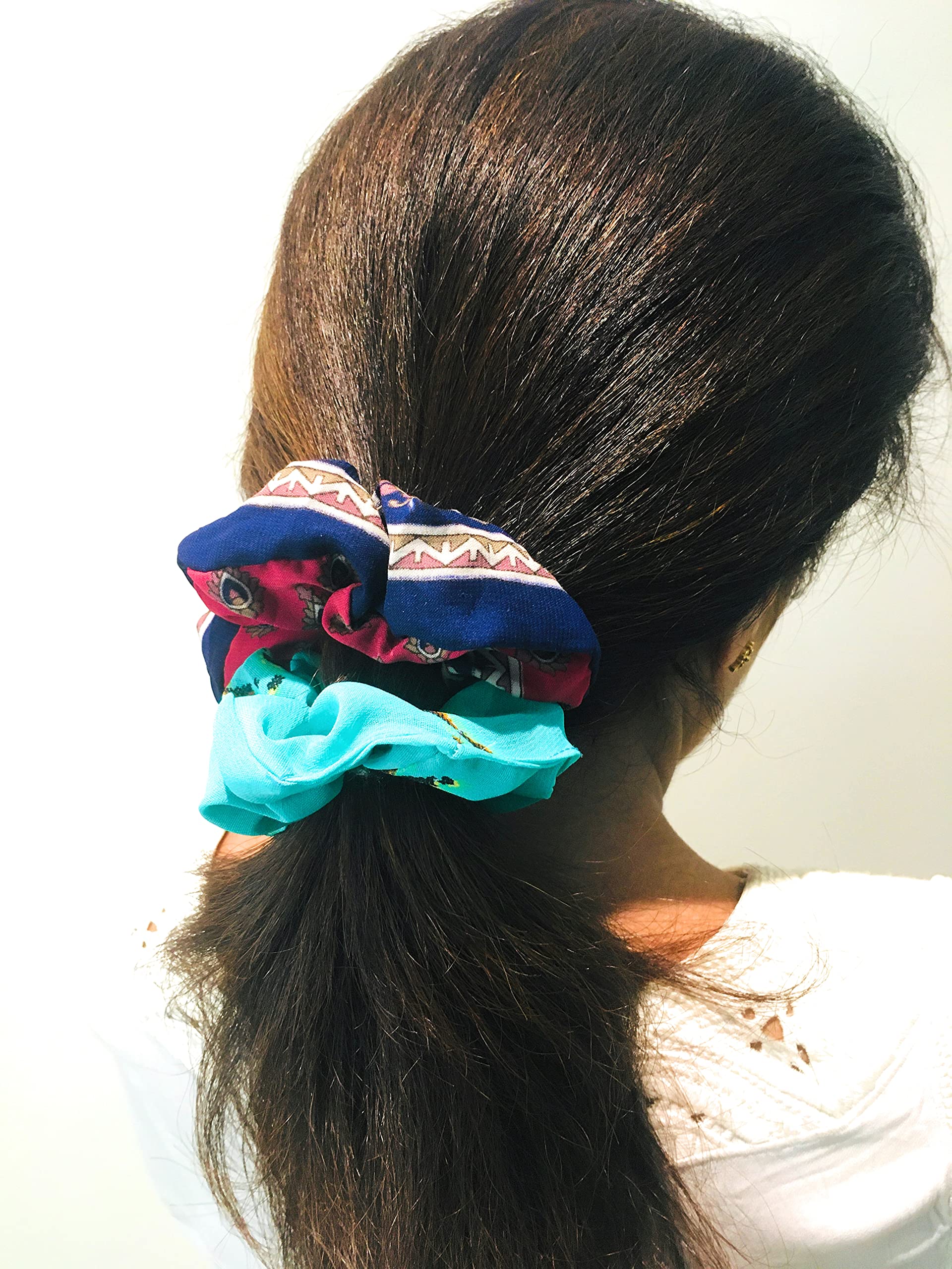 Quarya Elastic Hair Scrunchies for Women & Girls - 12 Pack Colorful Printed Hair Ties + 1 Free Hair Band - Soft Fabric Hair Accessories for Ponytail, Bun & Everyday Styling