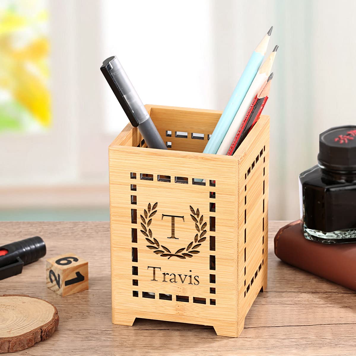 Custom Engraved Wooden Pen Holder - Personalized Desk Organizer with Name for Office, School & Home - Perfect Gift for Teachers, Colleagues & Family - Ideal for Workspace Organization & Stationery Storage