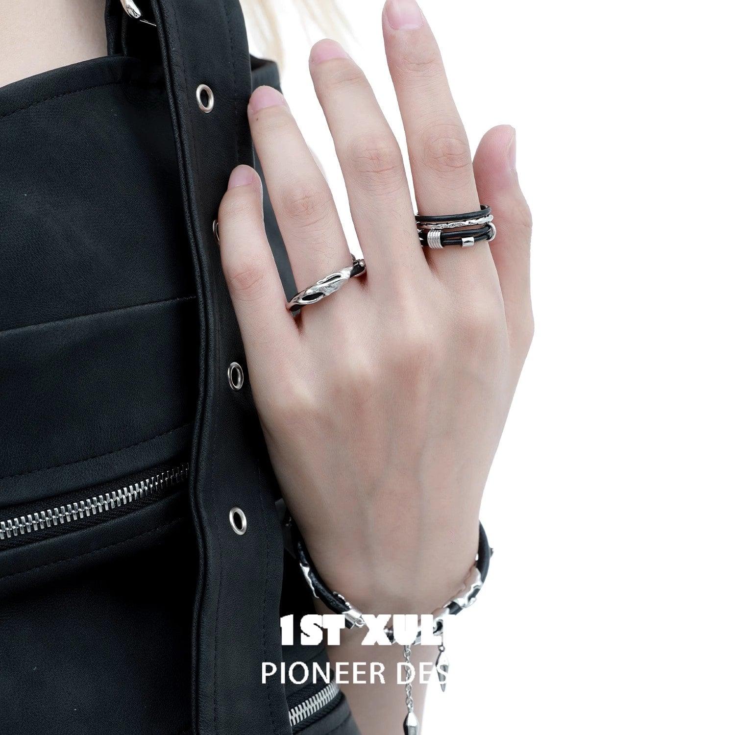 Black Mirror Cowhide Sterling Silver 925 Adjustable Ring for Women & Men - Boho Chic Jewelry for Everyday Wear, Gift Giving & Special Occasions