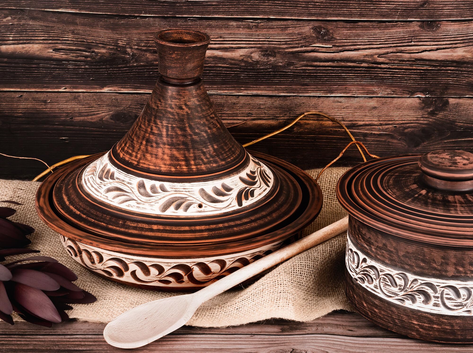 Handmade Red Clay Stoneware Tajine Pot with Engobe Décor & Ceramic Cone Lid – Pre-Seasoned Cast Iron Diffuser for Authentic Caribbean One-Pot Cooking | Perfect for Slow Cooking, Stews & Gift Giving (Red)