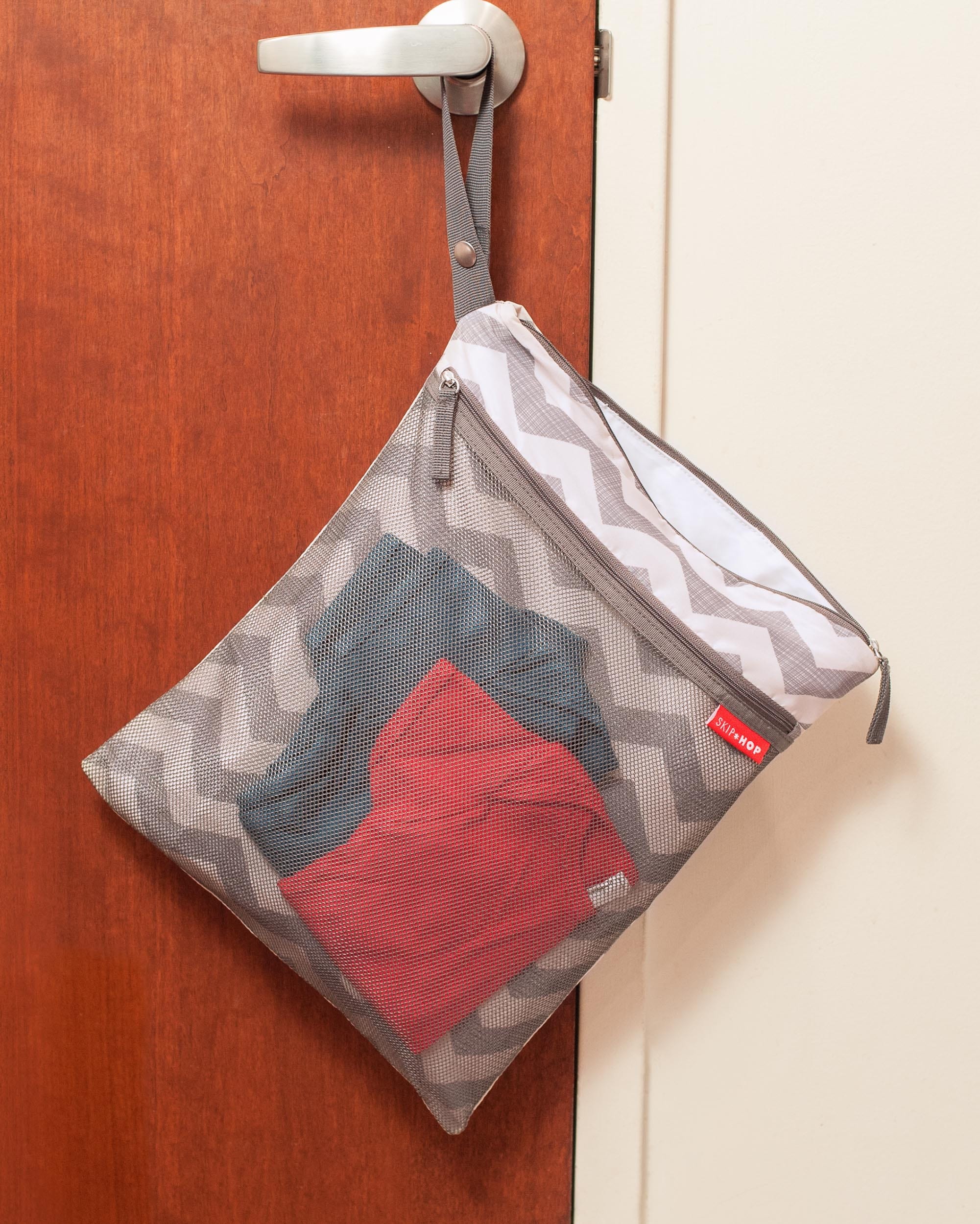 Skip Hop Grab & Go Wet/Dry Bag - Reusable Waterproof Storage Pouch for Diapers, Swimwear & Baby Essentials - Perfect for Travel, Pool & Daycare