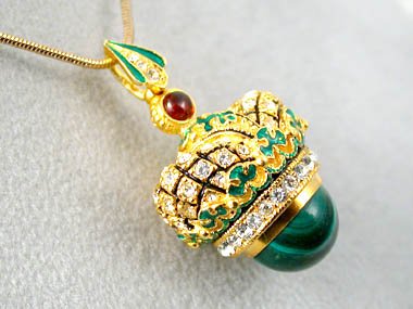 Exquisite Fabergé-Style Crown Pendant Necklace - Elegant Jewelry Gift for Women - Perfect for Parties, Weddings & Special Occasions