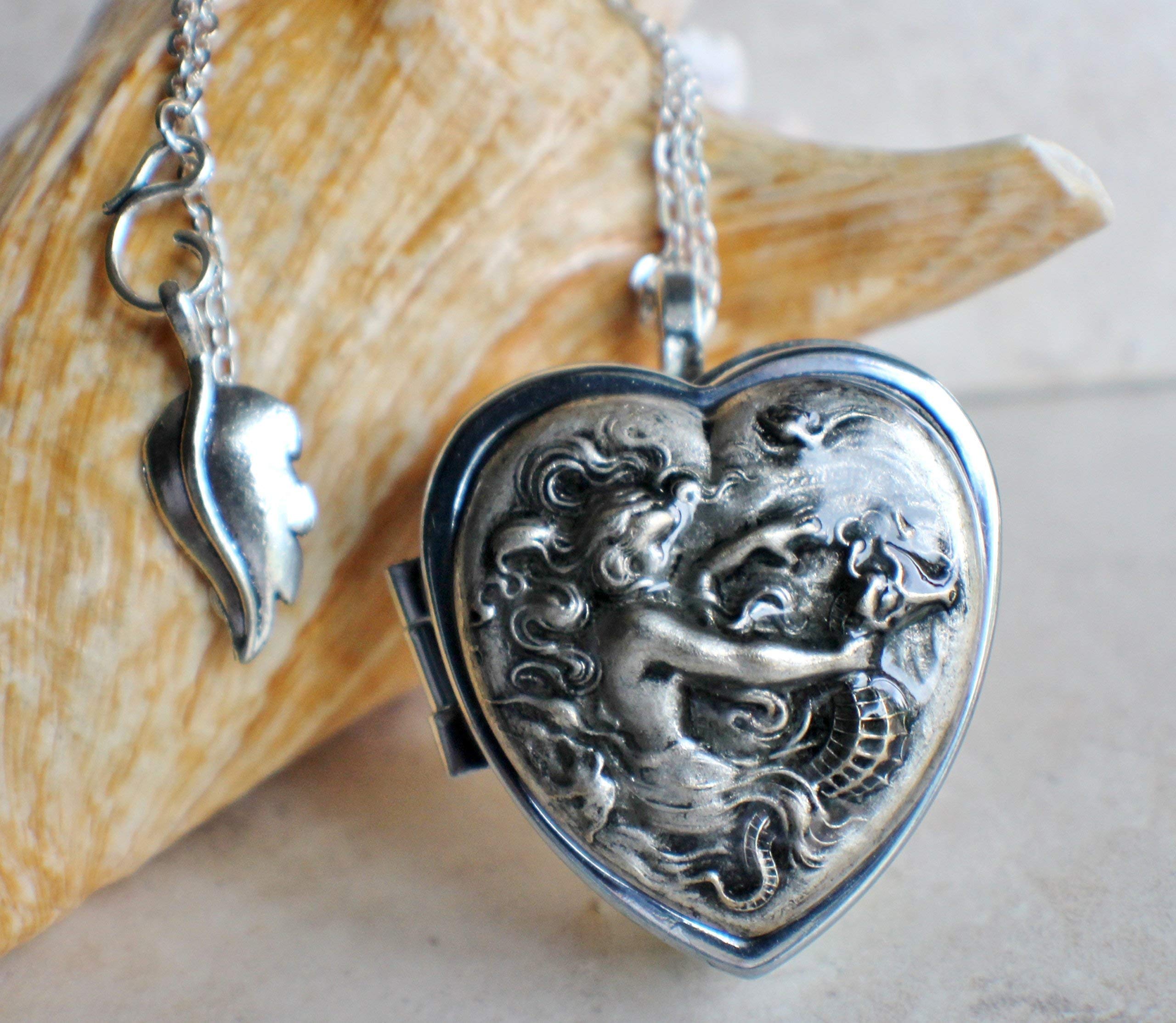 Enchanted Mermaid Music Box Locket Necklace - Romantic Jewelry Gift for Women, Girls - Perfect for Birthday, Anniversary, Valentine's Day & Beach Vacations