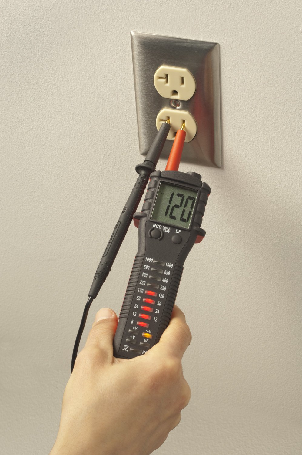 Amprobe VPC-31 Non-Contact Voltage Tester with VolTect Technology, LCD Display & Built-in Shaker - Ideal for Electricians, Home Inspections & DIY Electrical Safety Testing