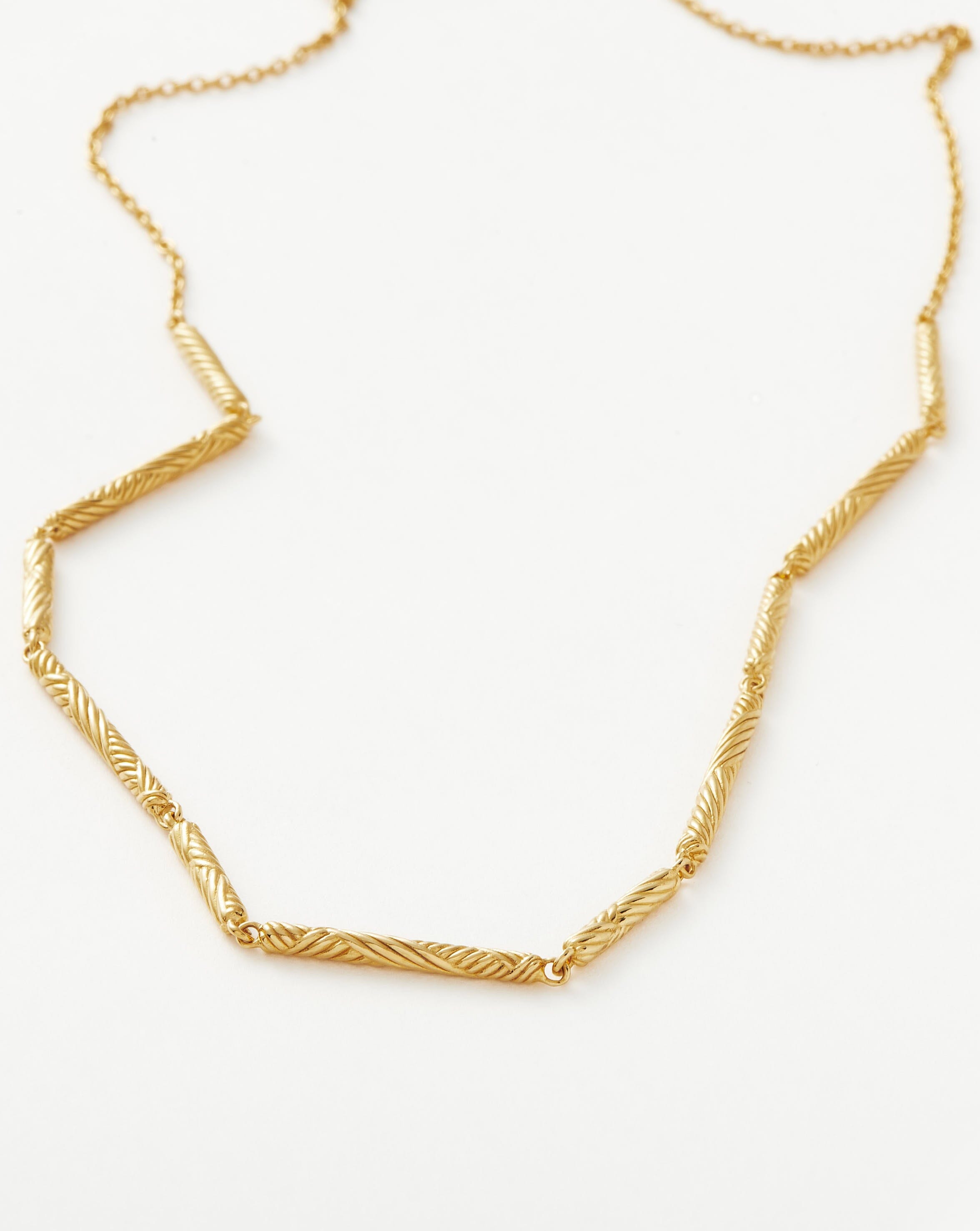 Trendy Wavy Ridge Chain Choker Necklace for Women - Elegant Layered Gold & Silver Statement Piece | Perfect for Parties, Date Nights & Everyday Wear
