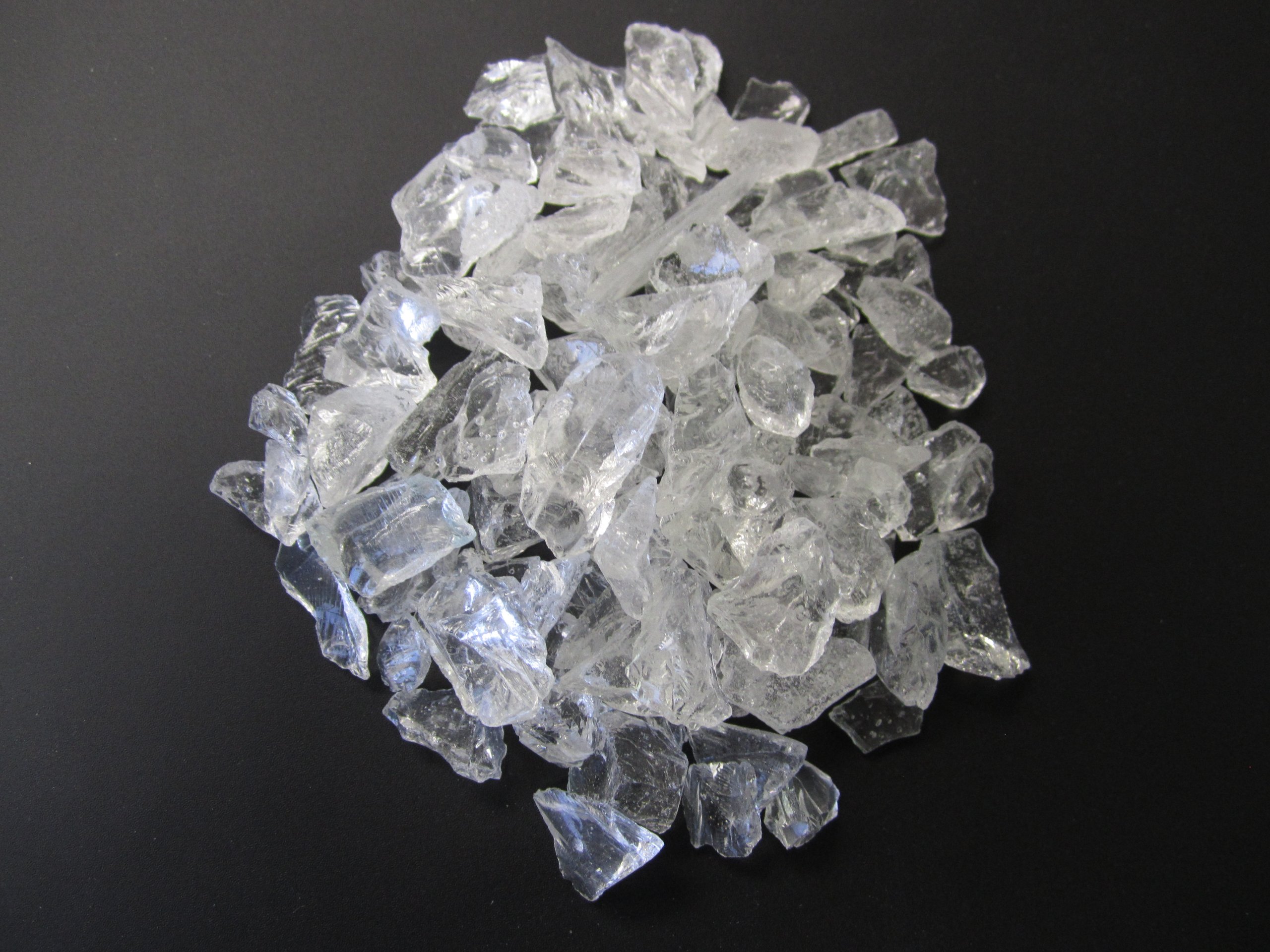 100% Recycled Clear Small Fire & Landscape Glass - Eco-Friendly Decorative Rocks for Fire Pits, Garden Mulch & Outdoor Decor