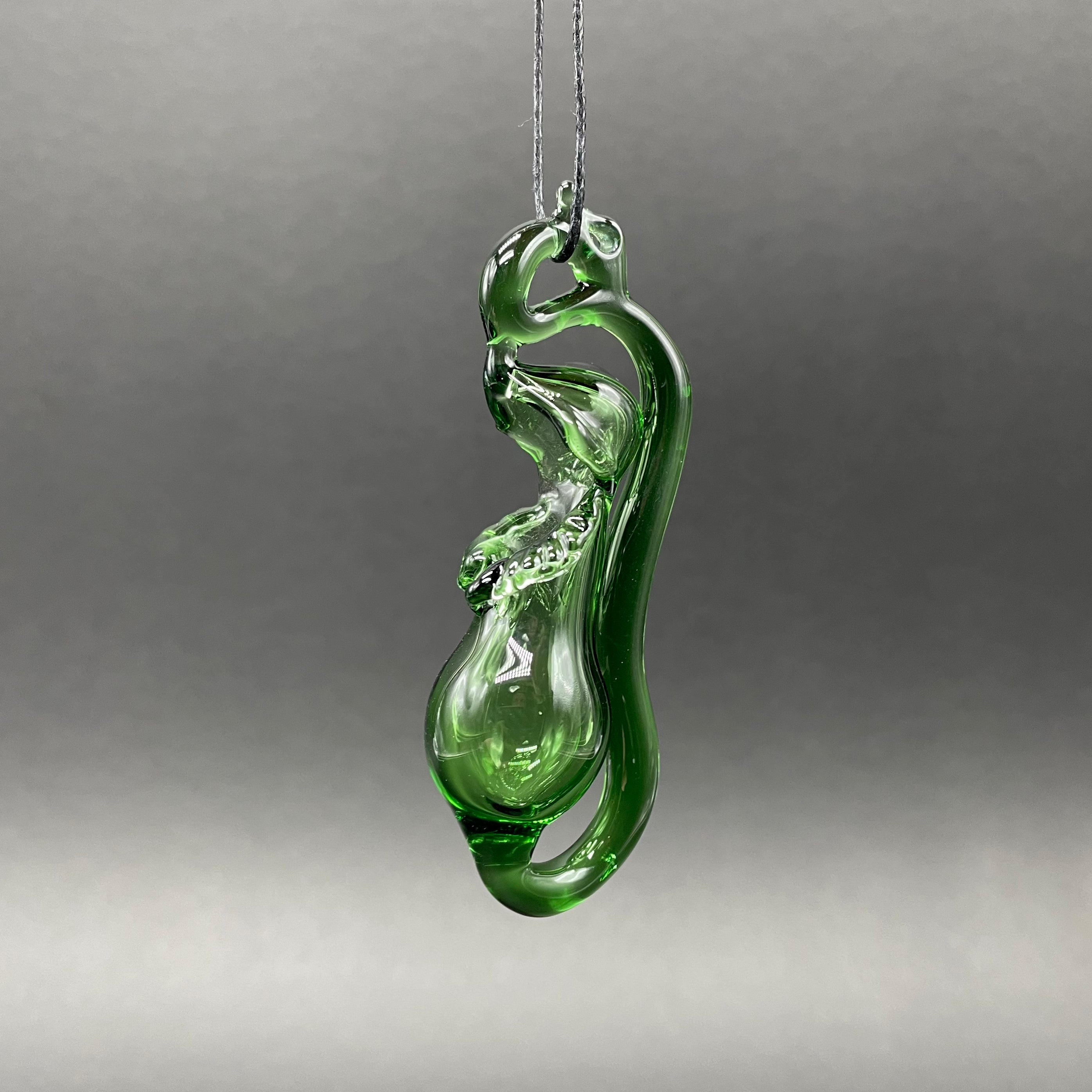 Exquisite Pitcher Plant Pendant - Unique Carnivorous Plant Jewelry for Nature Lovers | Perfect for Botanical Enthusiasts & Outdoor Adventures