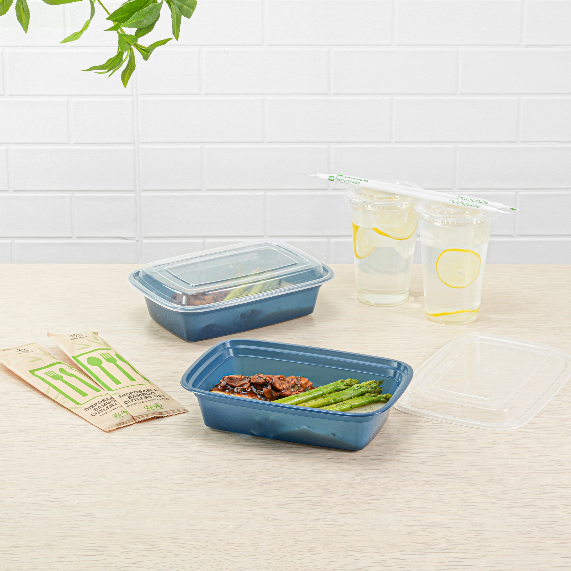 38 oz Rectangle Midnight Blue Plastic To Go Containers with Clear Lids - 100 Pack (8.75