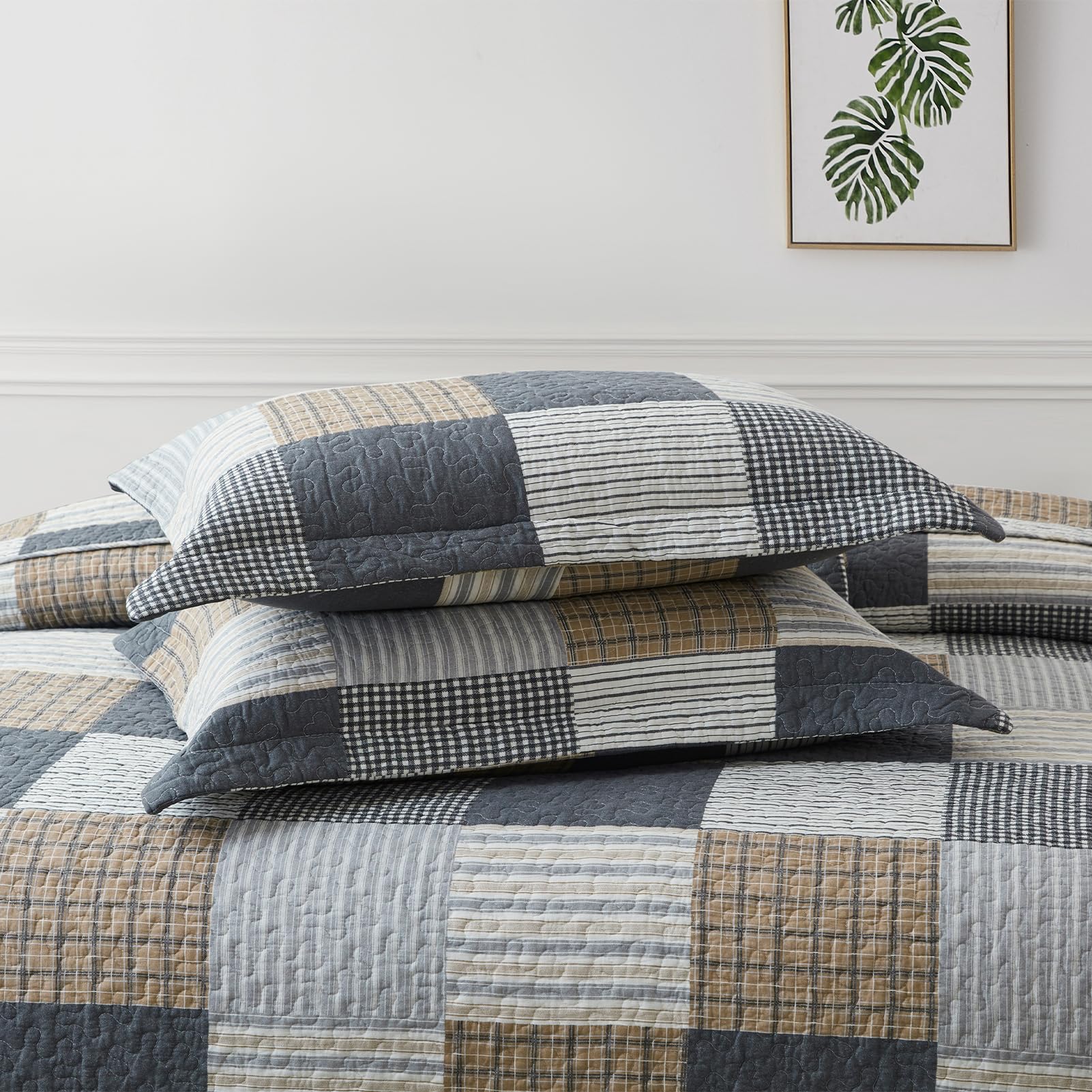 Y-PLWOMEN 100% Cotton Queen Size Quilt Set - Lightweight Reversible Patchwork Plaid Bedspread, 3-Piece All Season Comforter in Grey/Brown/White/Black | Perfect for Bedroom Decor, Guest Room & Cozy Home Styling