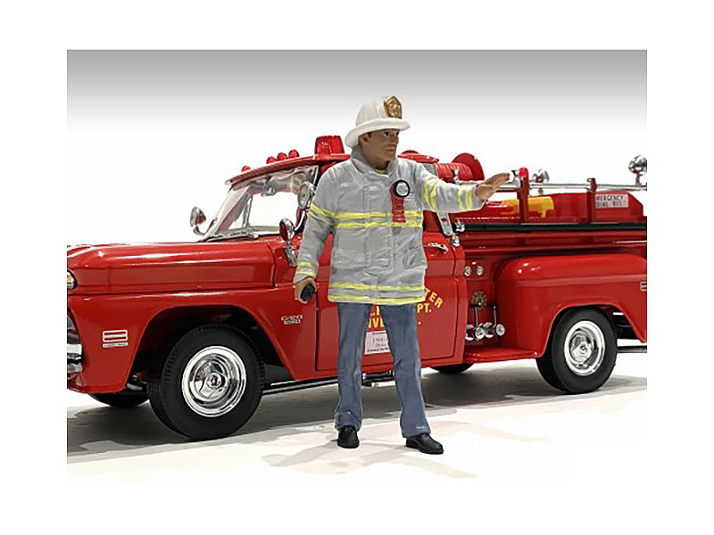 1/18 Scale Fire Captain Action Figure - Realistic Firefighter Model for Diorama & Collectors - Perfect for Model Displays, Toy Scenes & Gifts