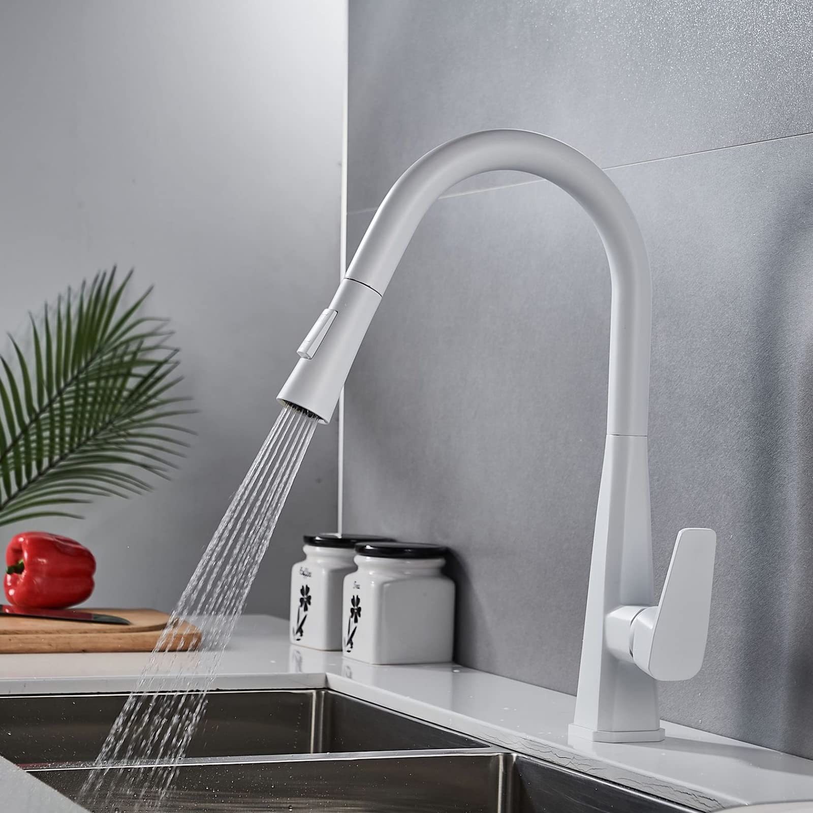 White Pull-Out Spray Kitchen Faucet with Rotating Brass Spout - Modern Mixer Tap for Sink, Perfect for Washing Dishes, Filling Pots & Cleaning Vegetables