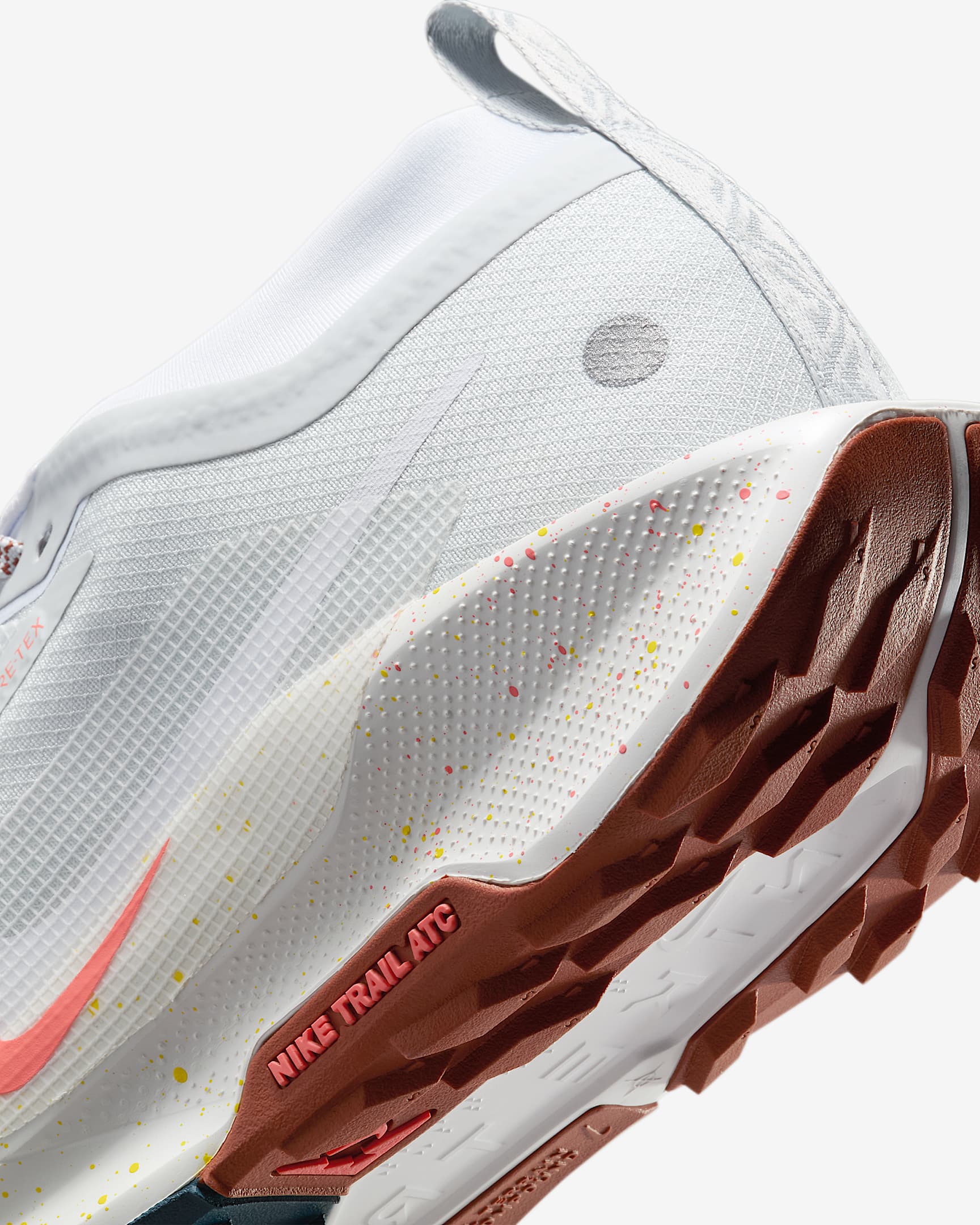 Nike Pegasus Trail 5 GTX Women's Running Shoes - Waterproof Trail Runners (B Width) in Pure Platinum/White for Hiking & Outdoor Adventures