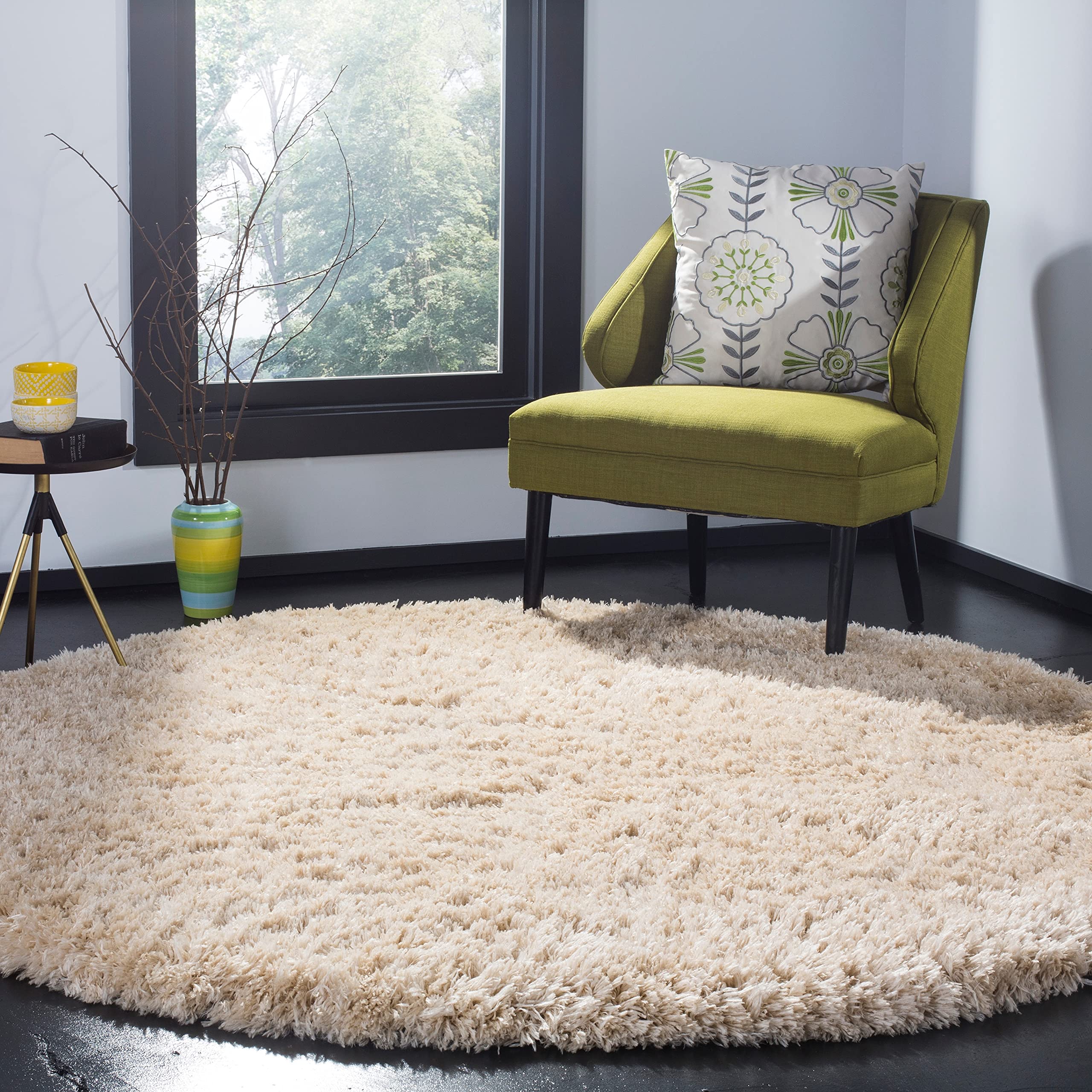 SAFAVIEH Polar Shag Collection 4' Round Area Rug - Light Beige Solid Glam Design, Non-Shedding & Easy Care, 3-inch Thick Plush Rug for Living Room, Bedroom, High Traffic Areas (PSG800A) - Perfect for Cozy Home Decor and Family Gatherings