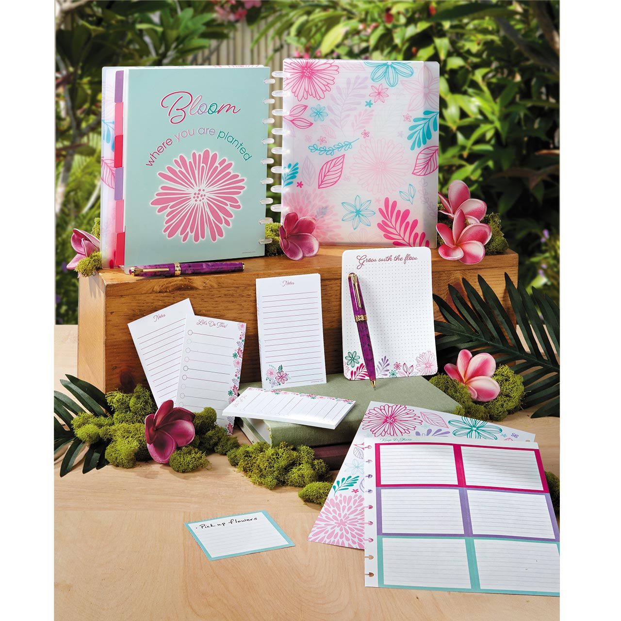 Secret Garden 3x5 Inch Greeting Cards - Set of 25 Blank Note Cards with Floral Designs for Thank You Notes, Birthday Wishes & Special Occasions