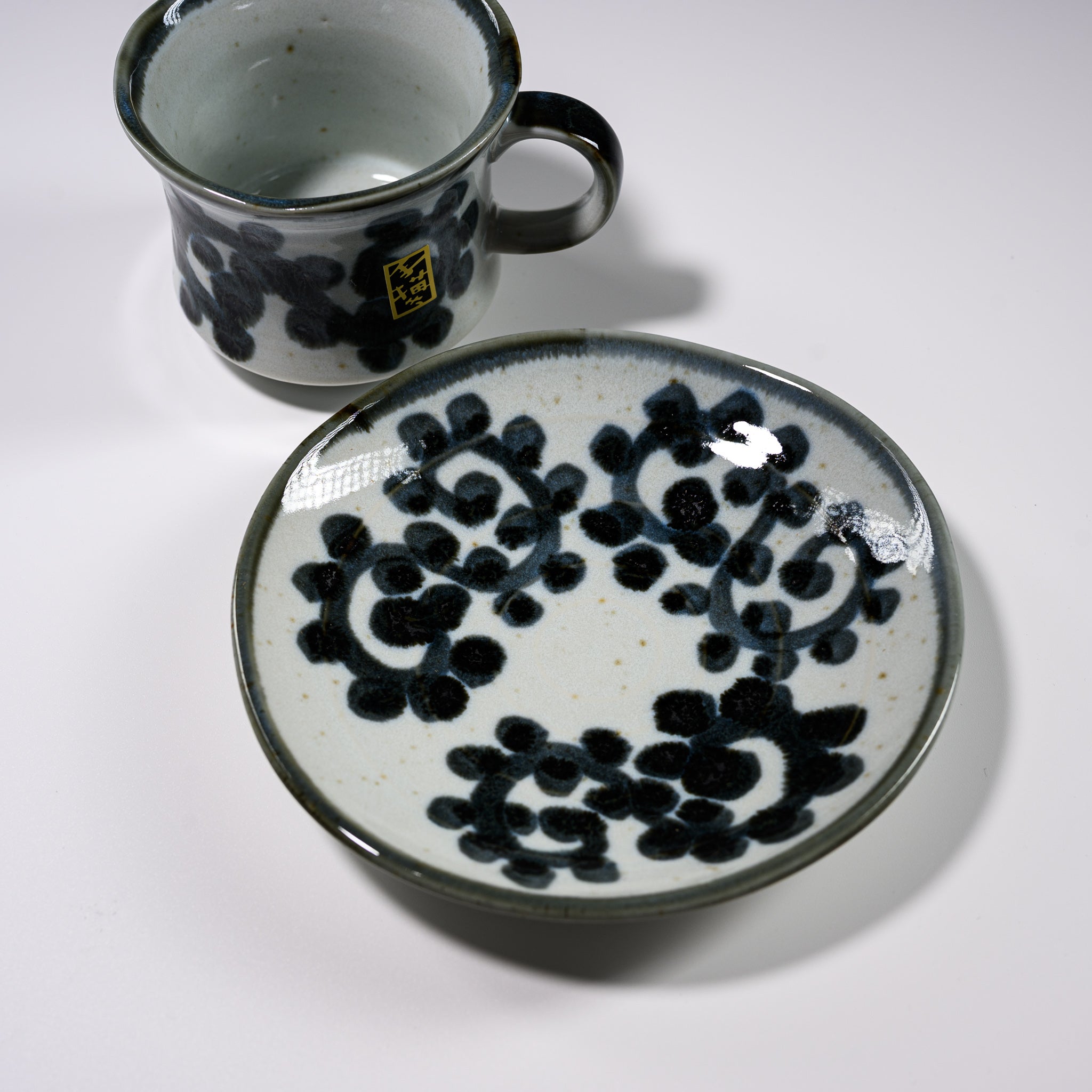 Hand-Painted Mino Ware Gosu Tako Cup and Saucer Set - Traditional Japanese Ceramic Tea Cup for Matcha, Coffee, or Dessert - Elegant Home & Cafe Tableware