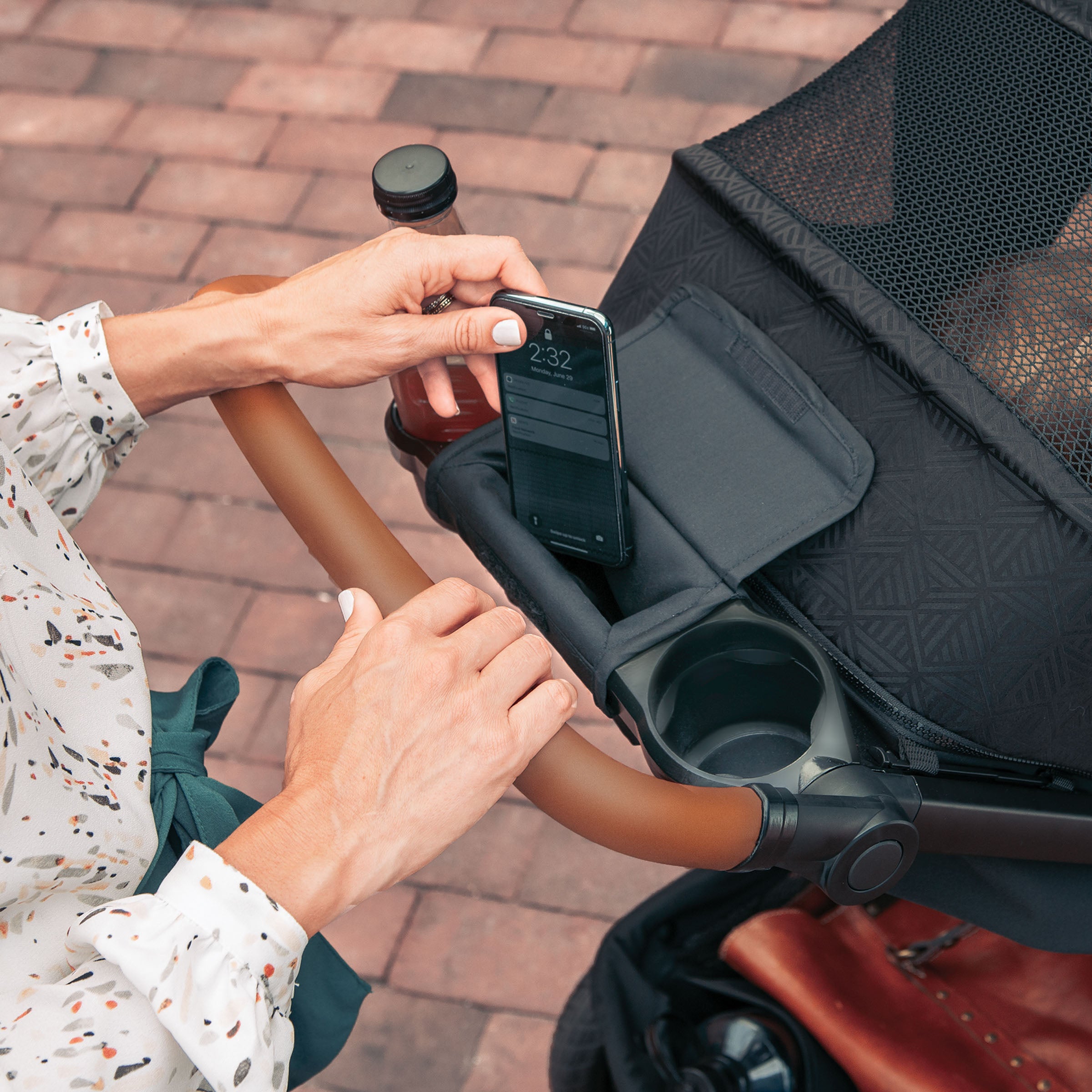 Chicco Bravo Primo Trio Travel System - Lightweight Stroller & Infant Car Seat Combo for Newborns to Toddlers | Perfect for Air Travel, Shopping & Daily Outings