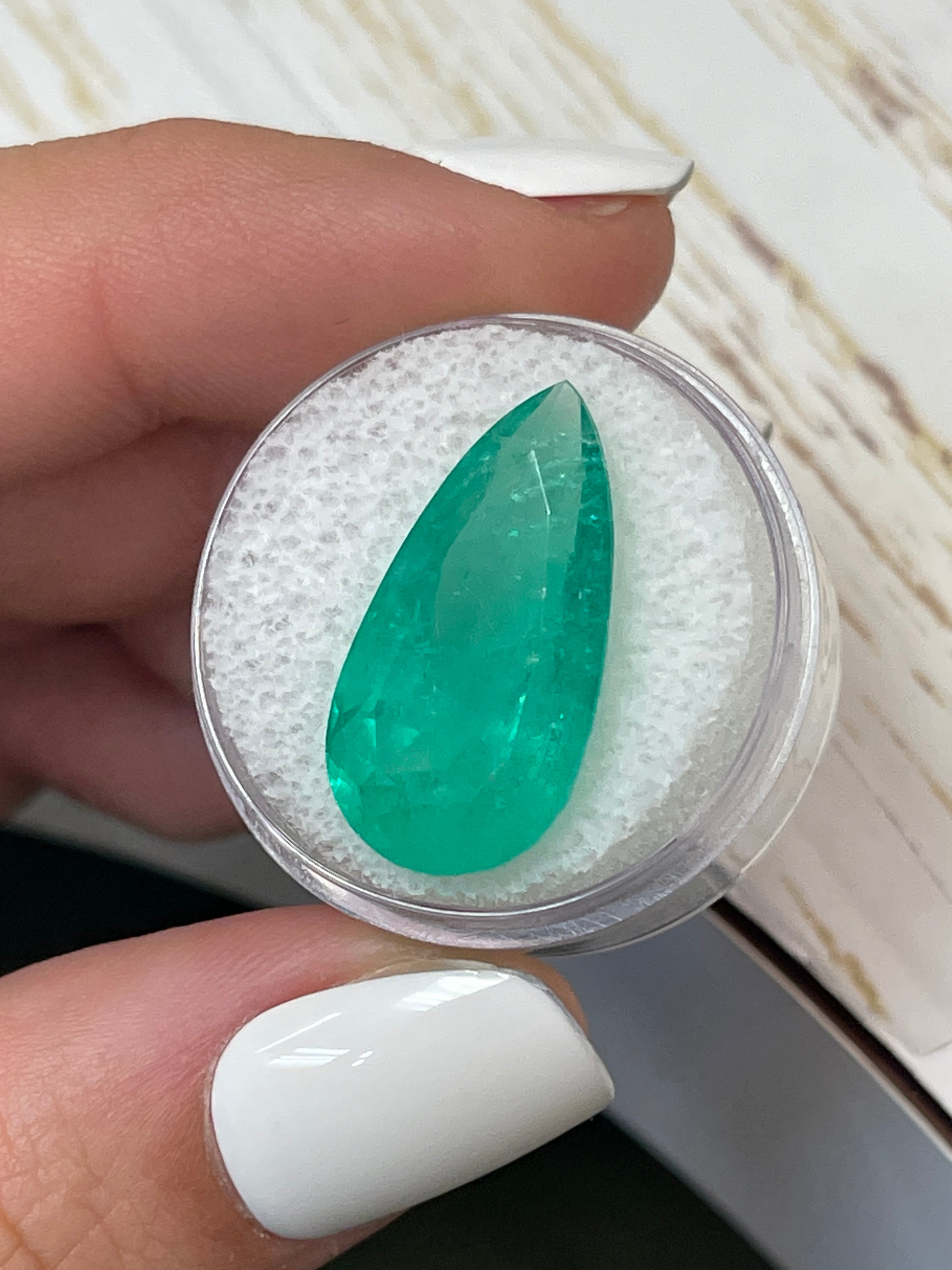 13.05 Carat Natural Colombian Emerald Pear Cut Loose Gemstone - Apple Green 23x12mm for Jewelry Making, Engagement Rings & Luxury Gifts