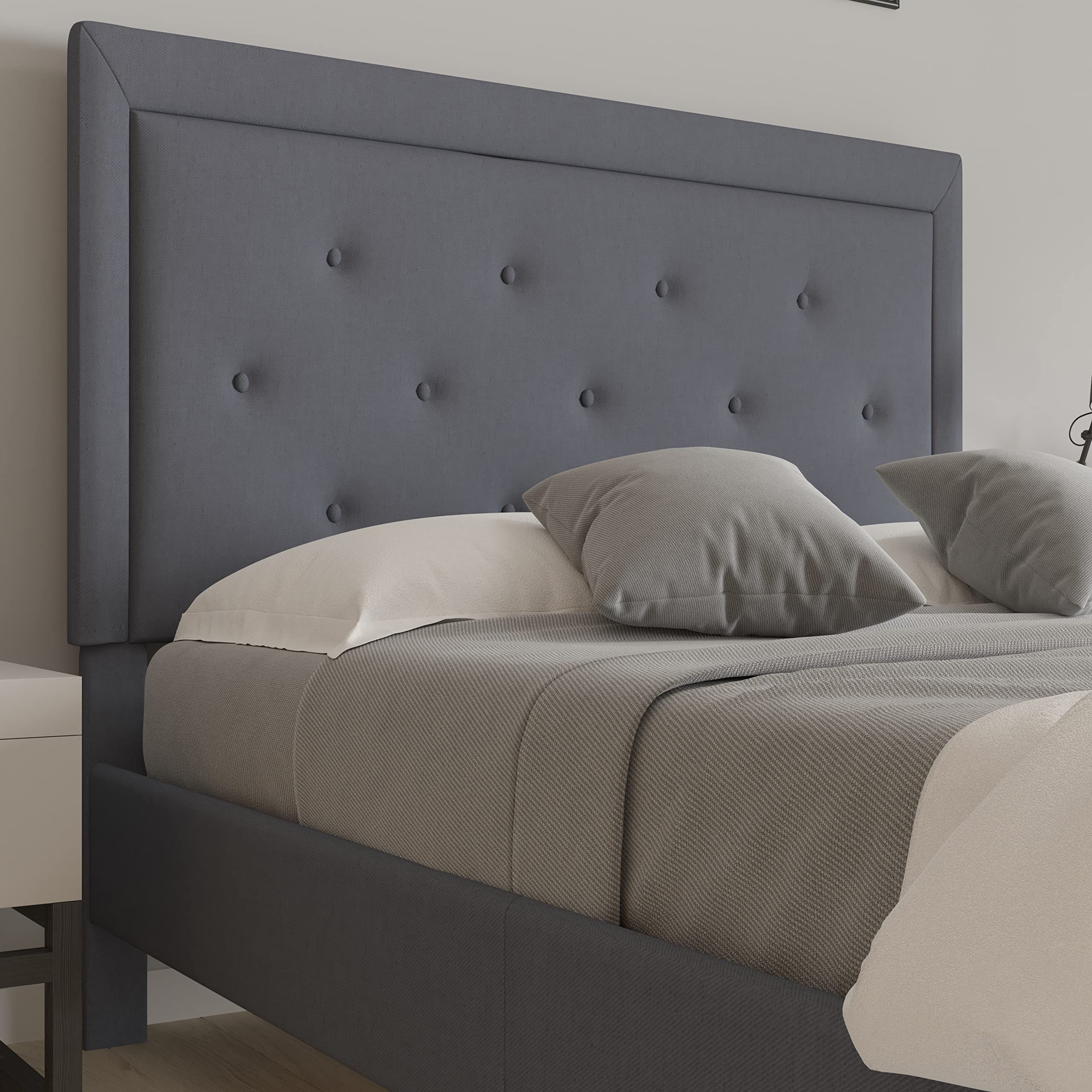 Merrick Lane Mallory Full Size Tufted Upholstered Platform Bed in Light Gray Fabric - Modern Bedroom Furniture for Small Spaces & Guest Rooms