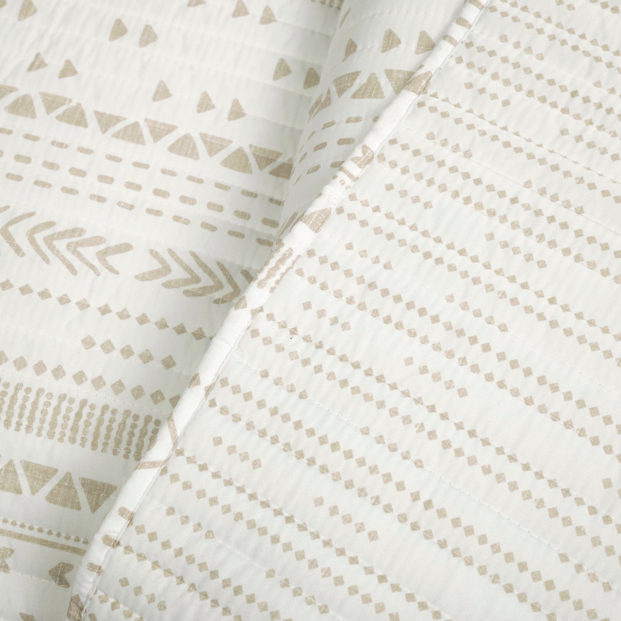 Hygge Stripe 3-Piece Quilt Set - Soft Bedding Comforter Cover for Queen Size Bed - Cozy Home Decor for Bedroom & Guest Room