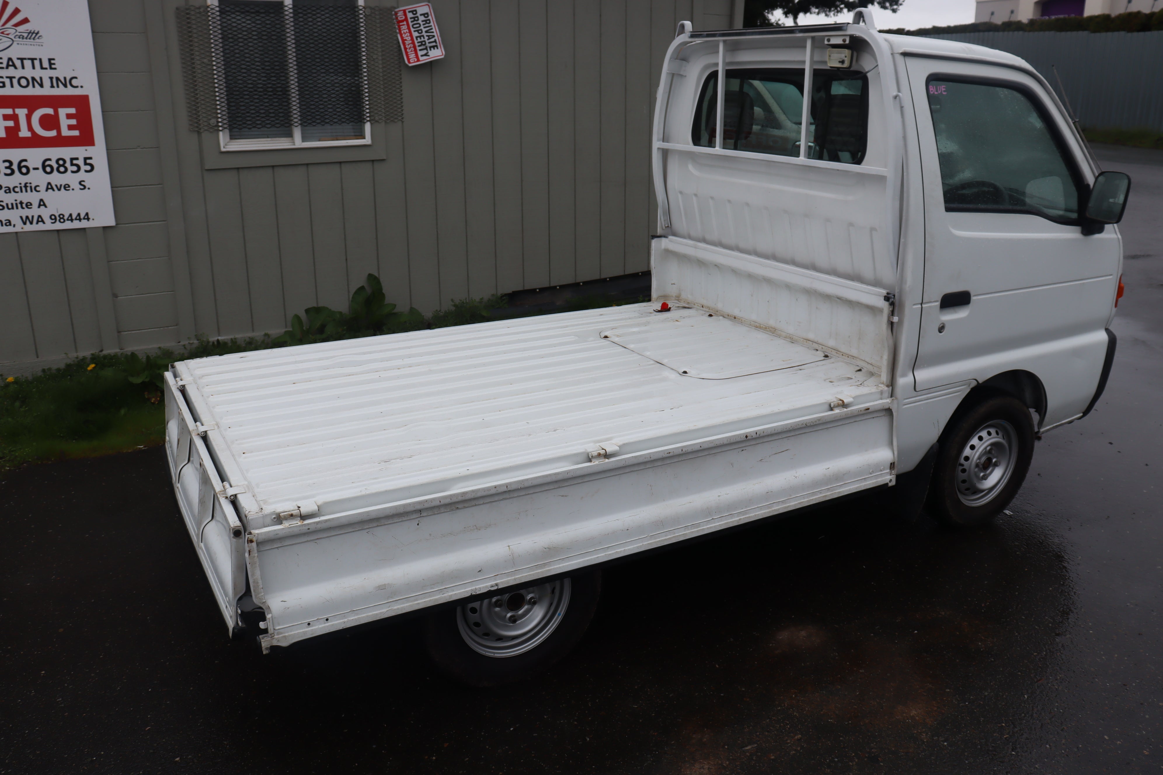 1998 Suzuki Carry Kei Truck JDM V DD51T 4WD Mini Pickup - Perfect for Urban Delivery, Off-Road Adventures & Vintage Car Collectors
