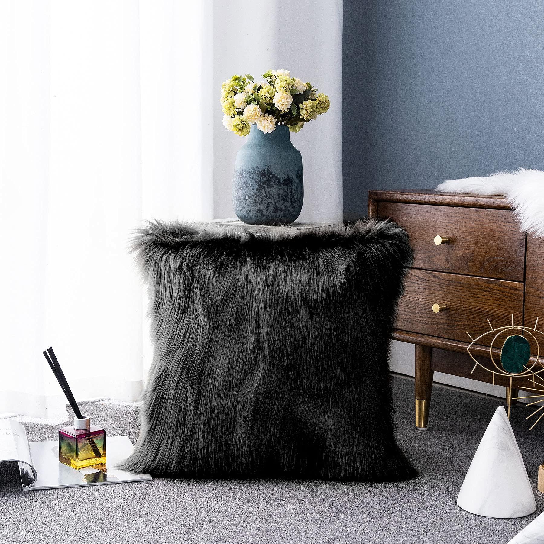LIGICKY Luxury Soft Faux Fur Throw Pillow Cover 20x20 Inches - Decorative Square Plush Cushion Case for Sofa, Couch & Bed - Black - Perfect for Living Room, Bedroom & Home Decor