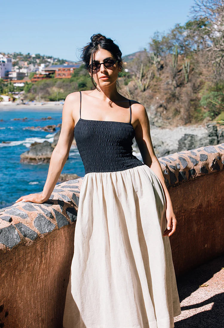 Mael Dress in Oatmeal Linen - Women's Casual Summer Dress for Beach, Vacation & Everyday Wear