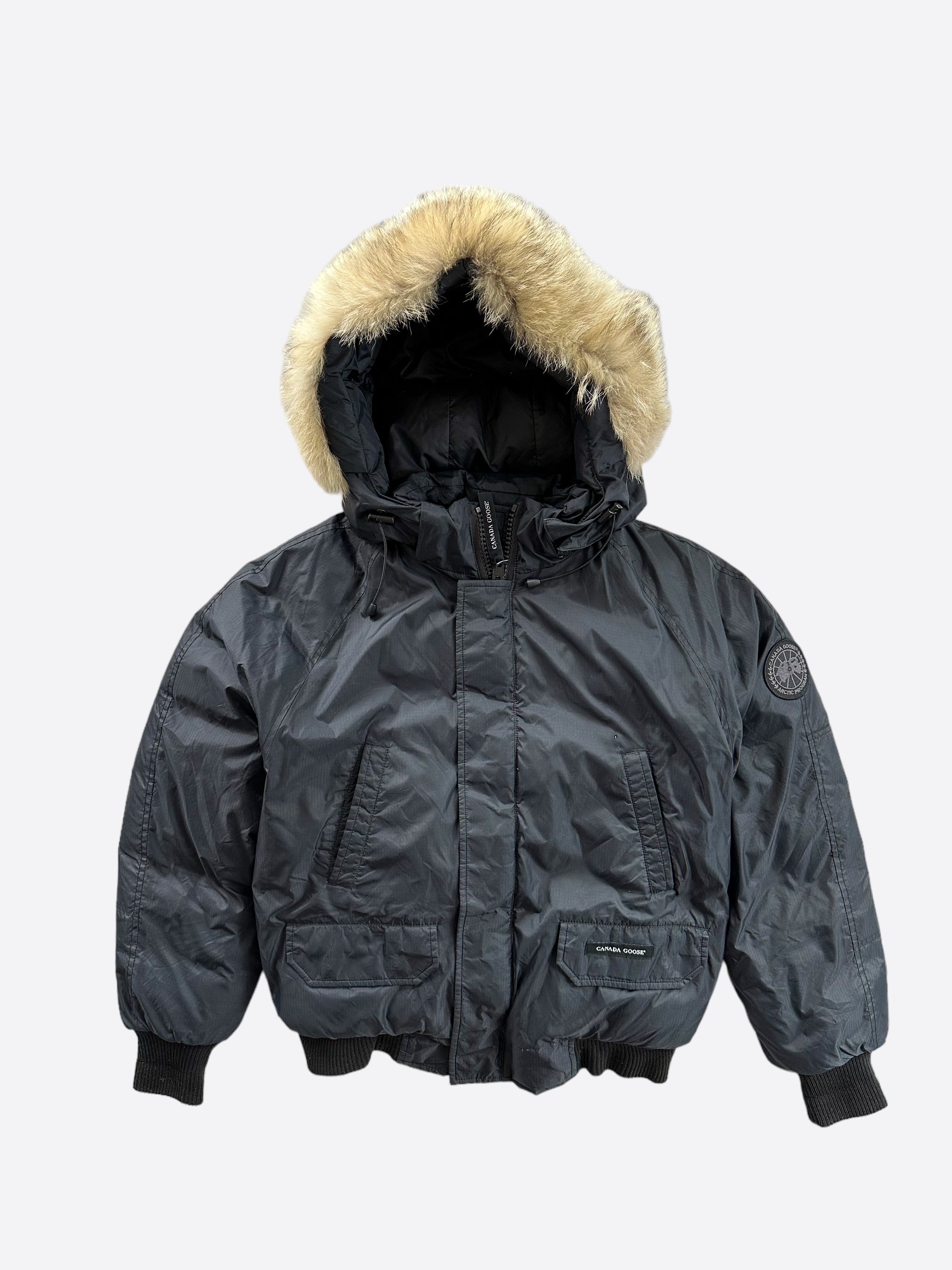 Canada Goose Black Yukon Black Label Men's Winter Jacket - Waterproof, Windproof & Insulated Parka for Extreme Cold Weather - Perfect for Outdoor Activities, Skiing & Snowboarding