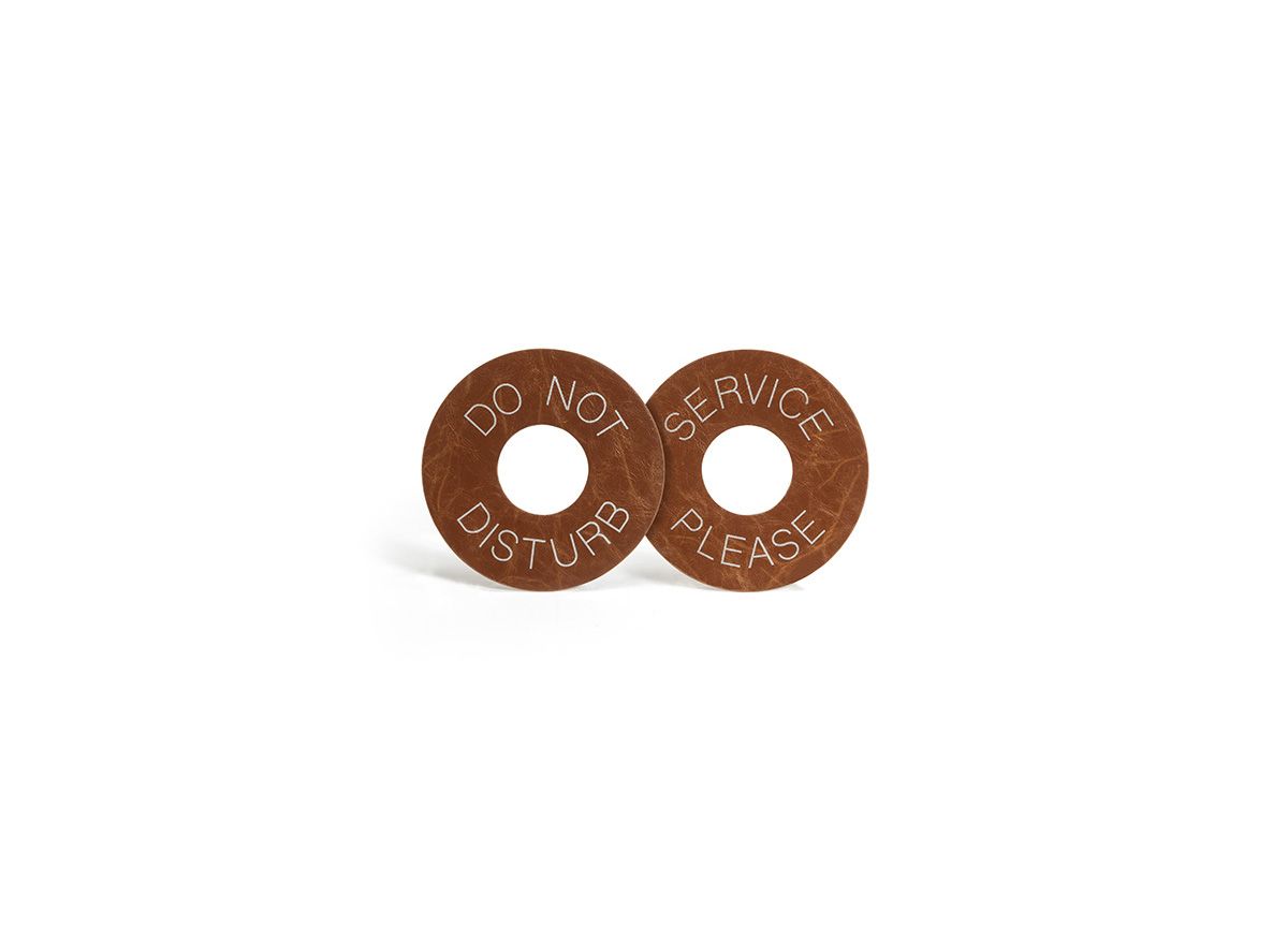 FOH Austin Round Door Hanger, 4.75 Inch, Saddle Brown, 24-Pack - Perfect for Home, Office, and Retail Decorations