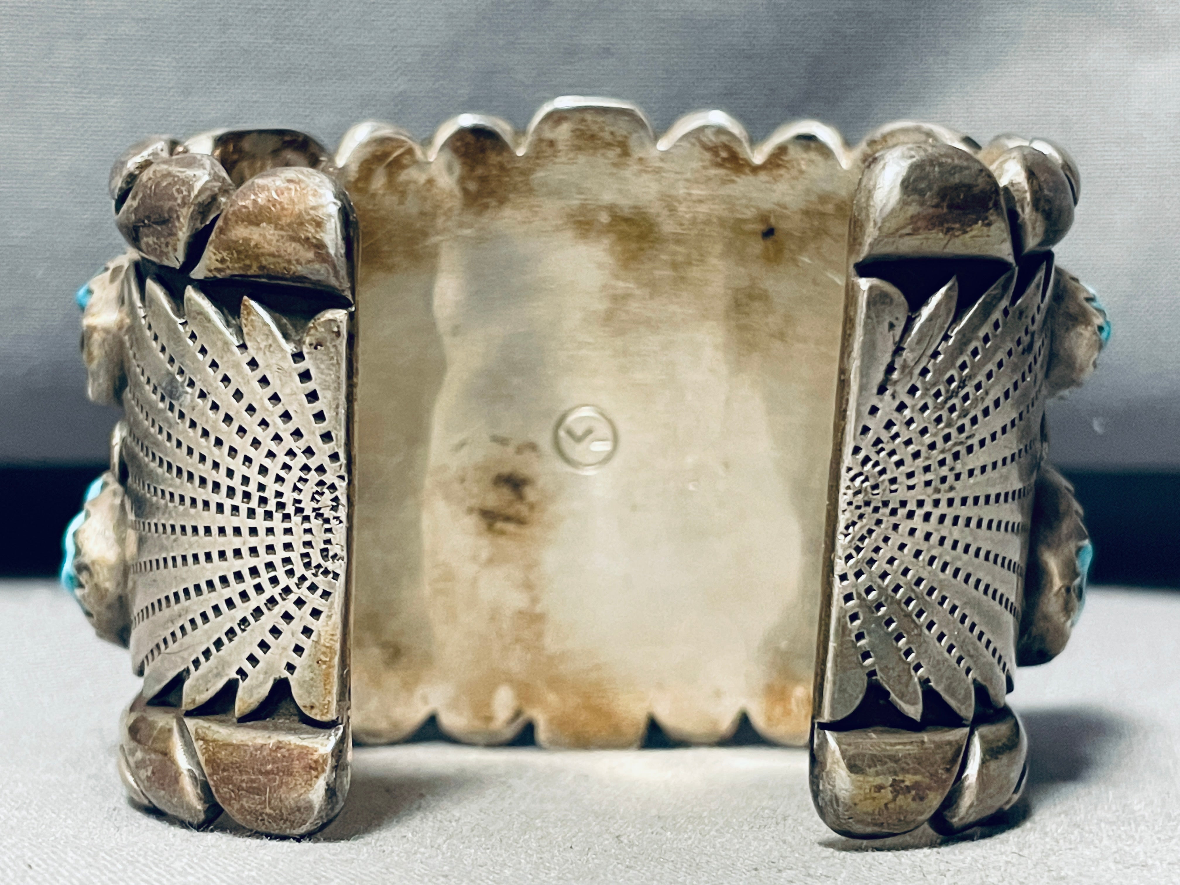 155g Vintage Navajo Turquoise Sterling Silver Bracelet - Authentic Native American Jewelry for Women - Perfect for Boho Fashion, Gift Giving & Special Occasions