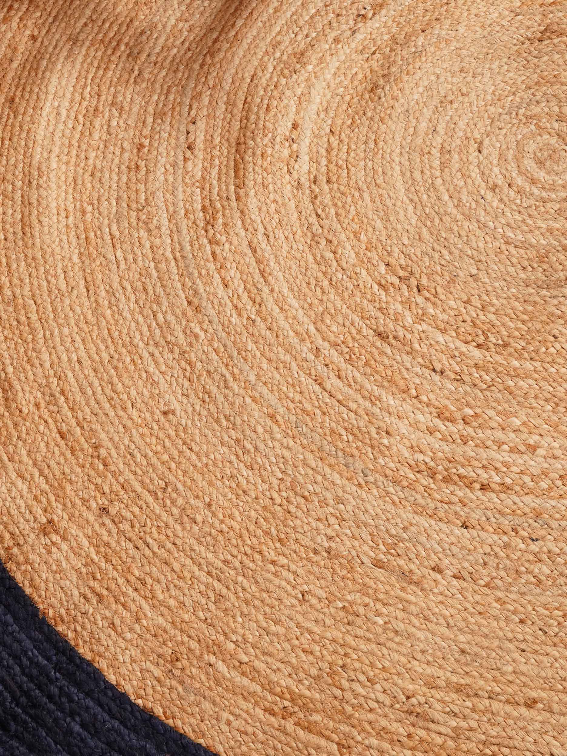 Handwoven Jute Braided Area Rug - Natural Eco-Friendly Floor Mat for Living Room, Bedroom, or Patio Decor