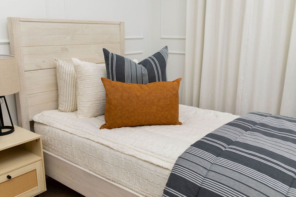 Luxury Lumbar Pillow Cover - Soft & Stylish Support for Sofa, Bed, or Office Chair - Perfect for Home Decor & Comfort