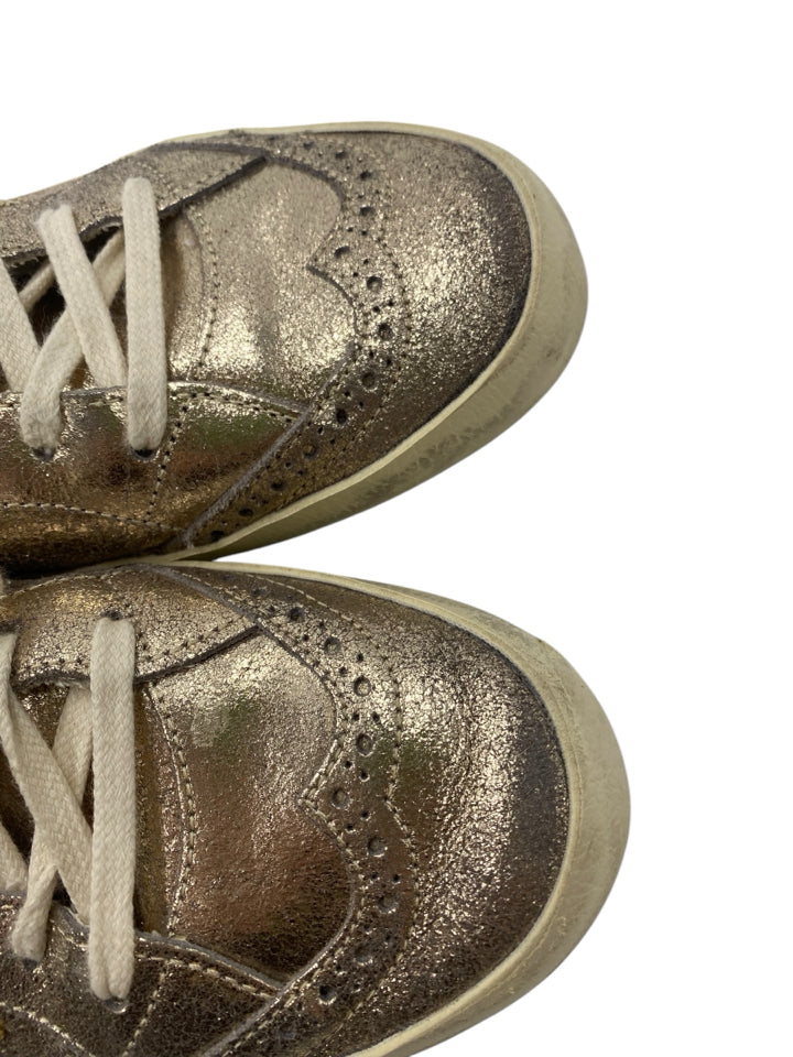 Golden Goose Midstar Metallic Wing Tip Sneakers for Women - US Size 9 (EU 39) | Fashionable Distressed Leather Shoes with Metallic Accents - Perfect for Casual Outfits, Street Style & Everyday Wear