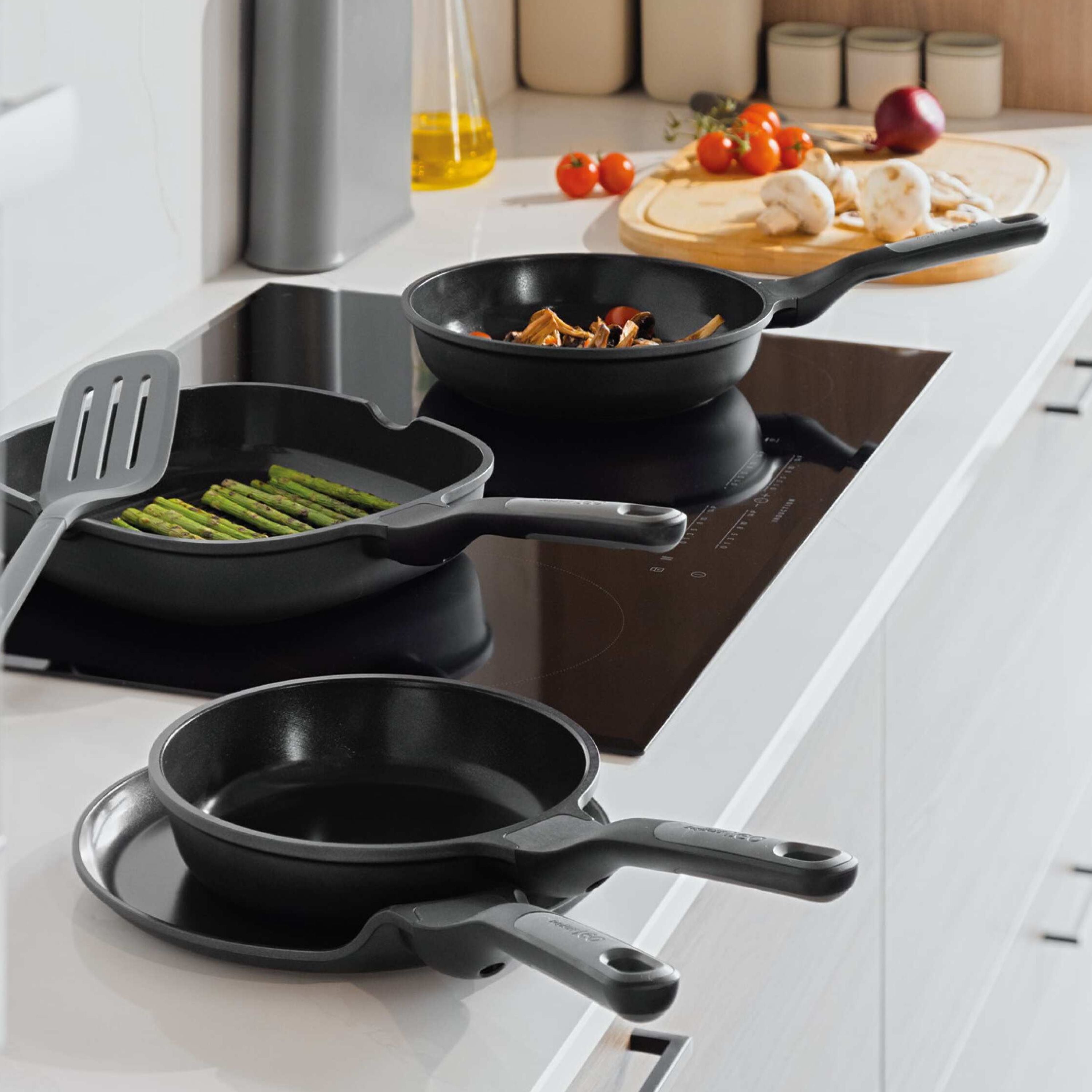 BergHOFF Leo Stone+ 10-Inch Nonstick Ceramic Pancake Pan | Eco-Friendly Recycled Aluminum | Perfect for Breakfast, Crepes & Fluffy Pancakes | Oven & Dishwasher Safe