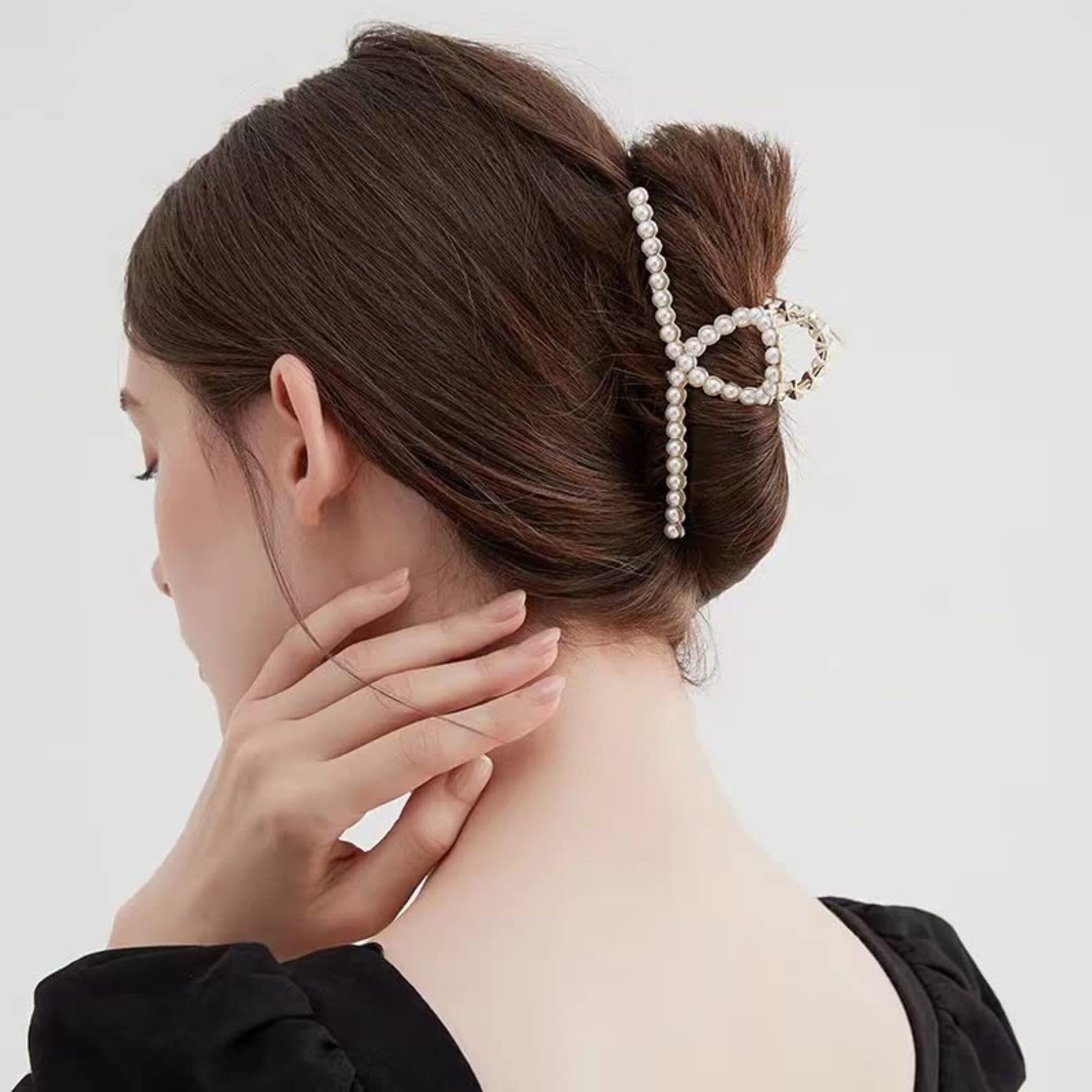 BellaStella Korean Style Large Pearl Hair Clutch Clip - Elegant Hair Accessories for Women & Girls (1 Pack) - Perfect for Weddings, Parties & Everyday Styling
