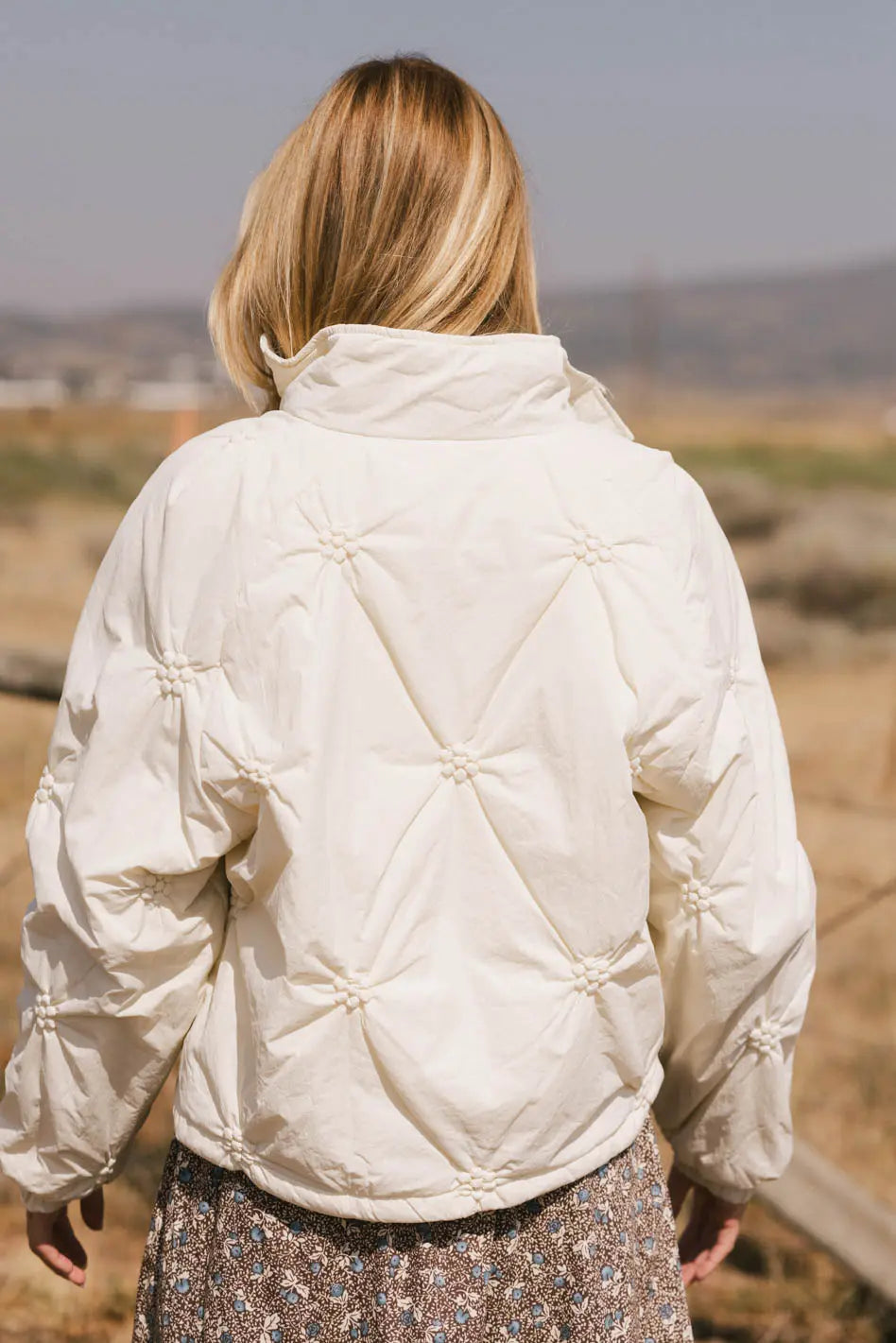 JoJo Quilted Puffer Jacket for Women - Lightweight Winter Coat with Hood, Water-Resistant Warm Jacket for Outdoor Activities, Hiking & Casual Wear